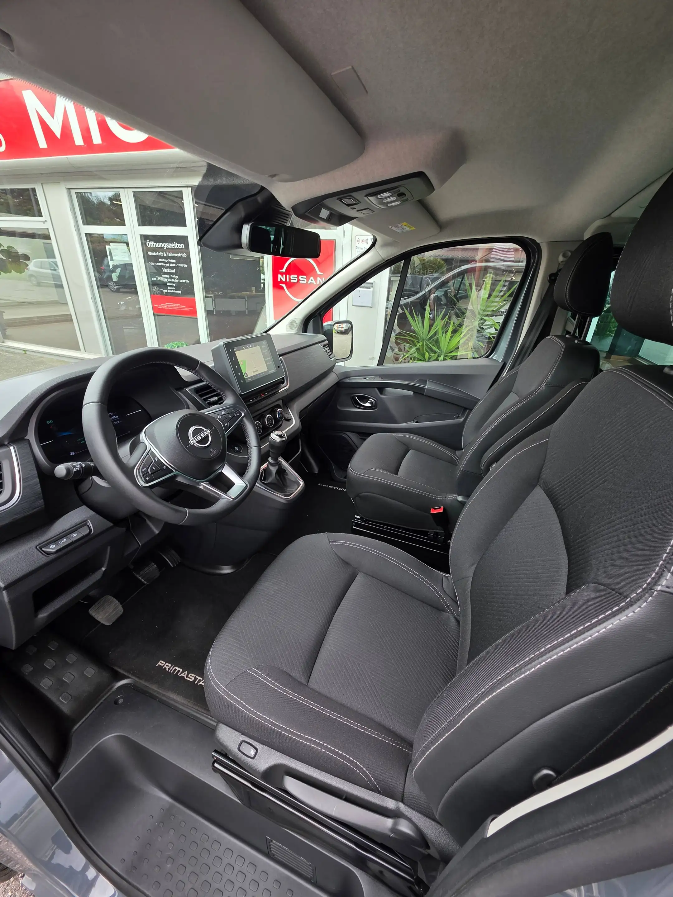 Nissan Primastar L1H1 2,8t Tekna — photo 8