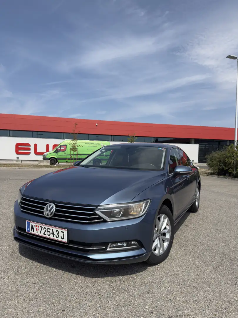 Volkswagen Passat Comfortline 1,6 TDI Blau - 1