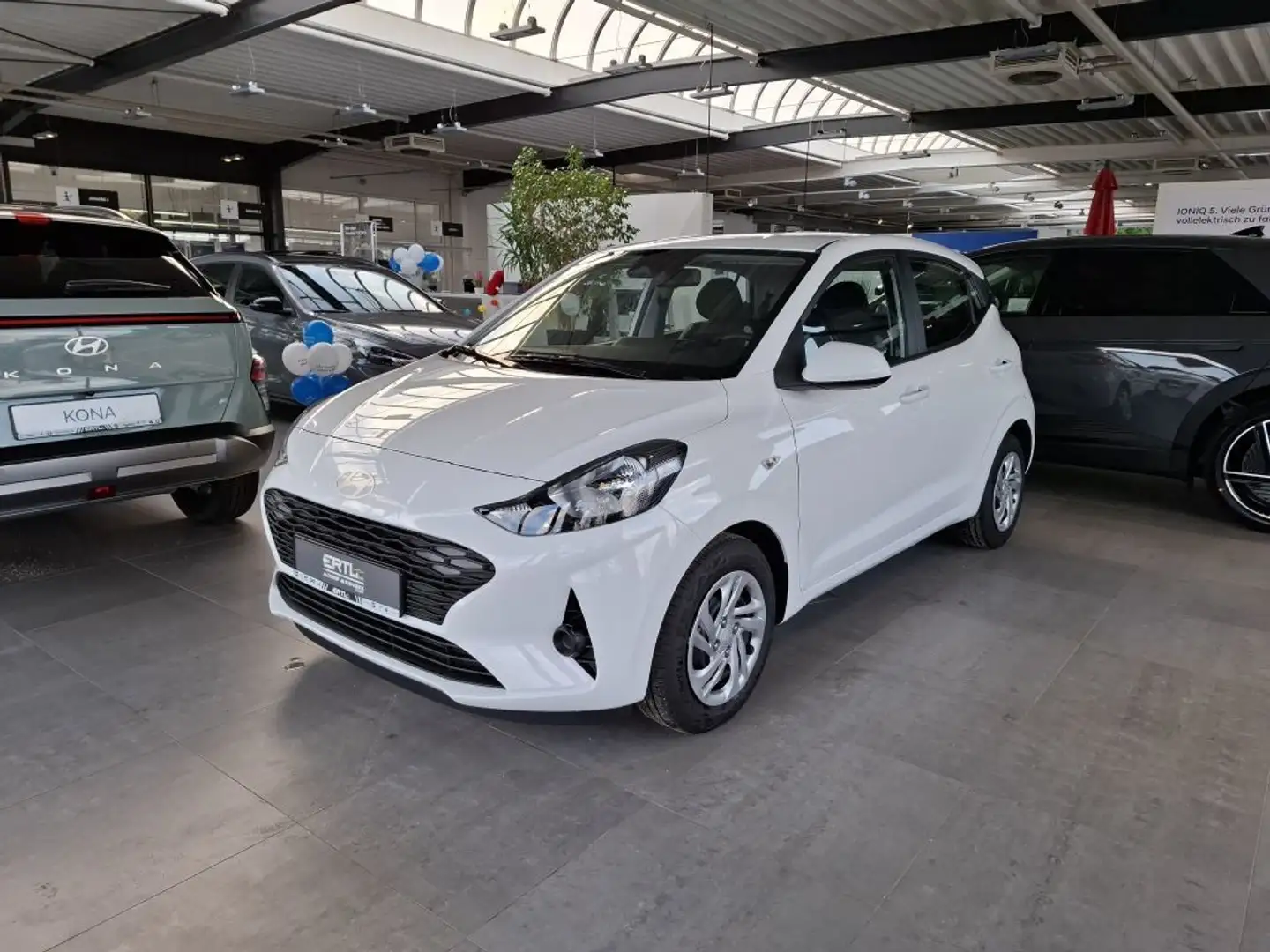 Hyundai i10 1.0 Select Weiß - 2