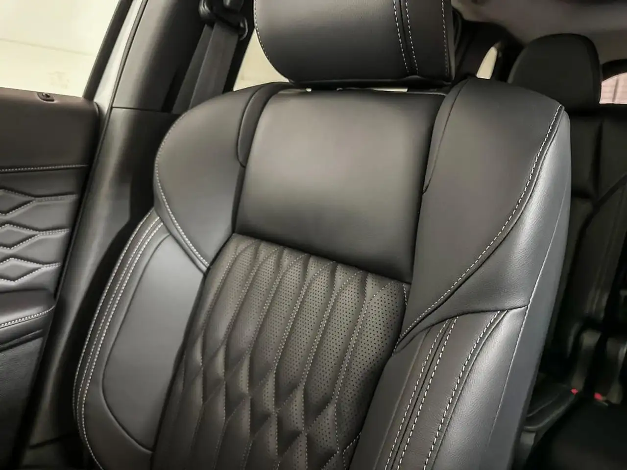 Mitsubishi Outlander снимка Mitsubishi Outlander