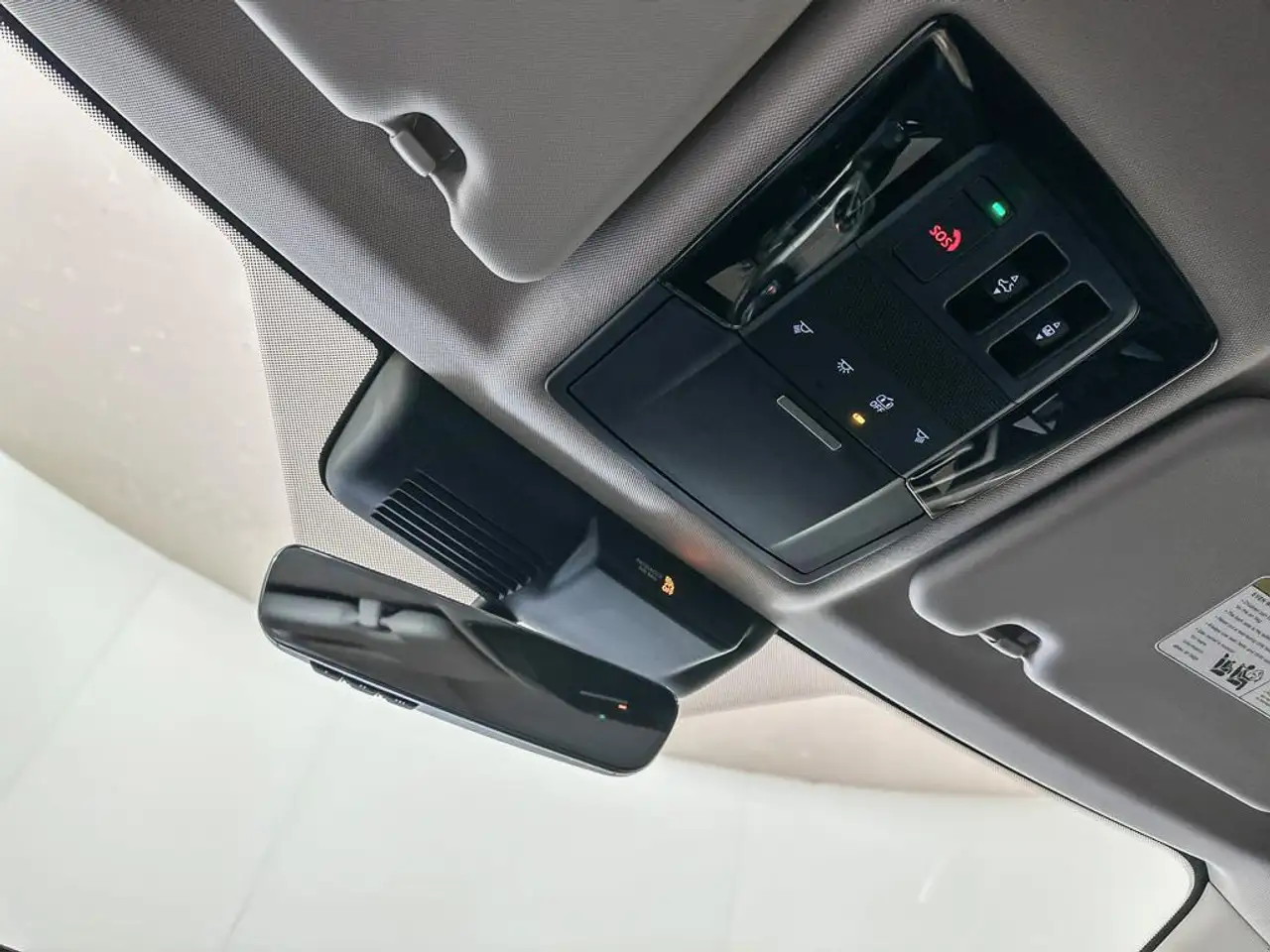 Mitsubishi Outlander снимка Mitsubishi Outlander
