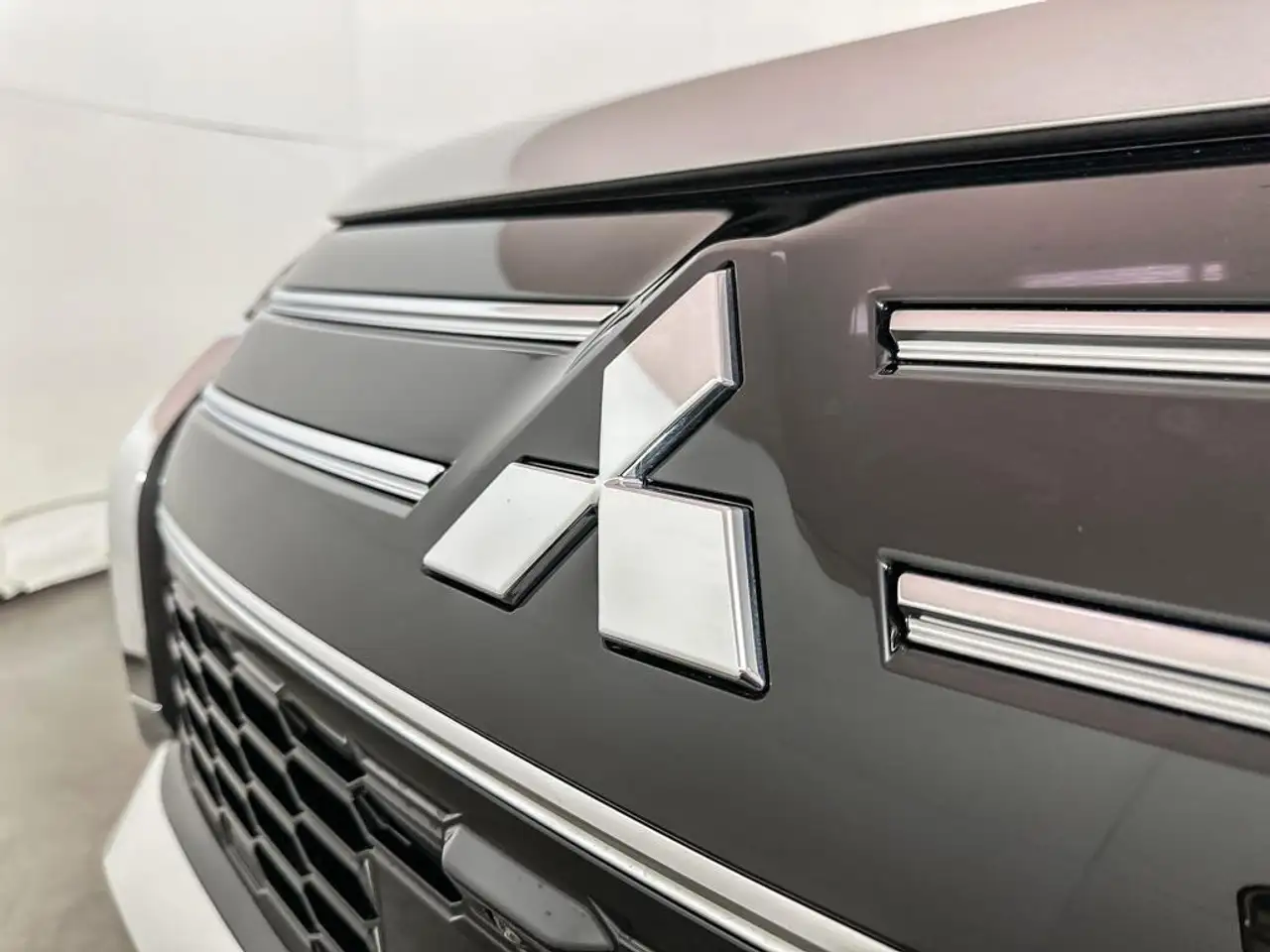 Mitsubishi Outlander снимка Mitsubishi Outlander