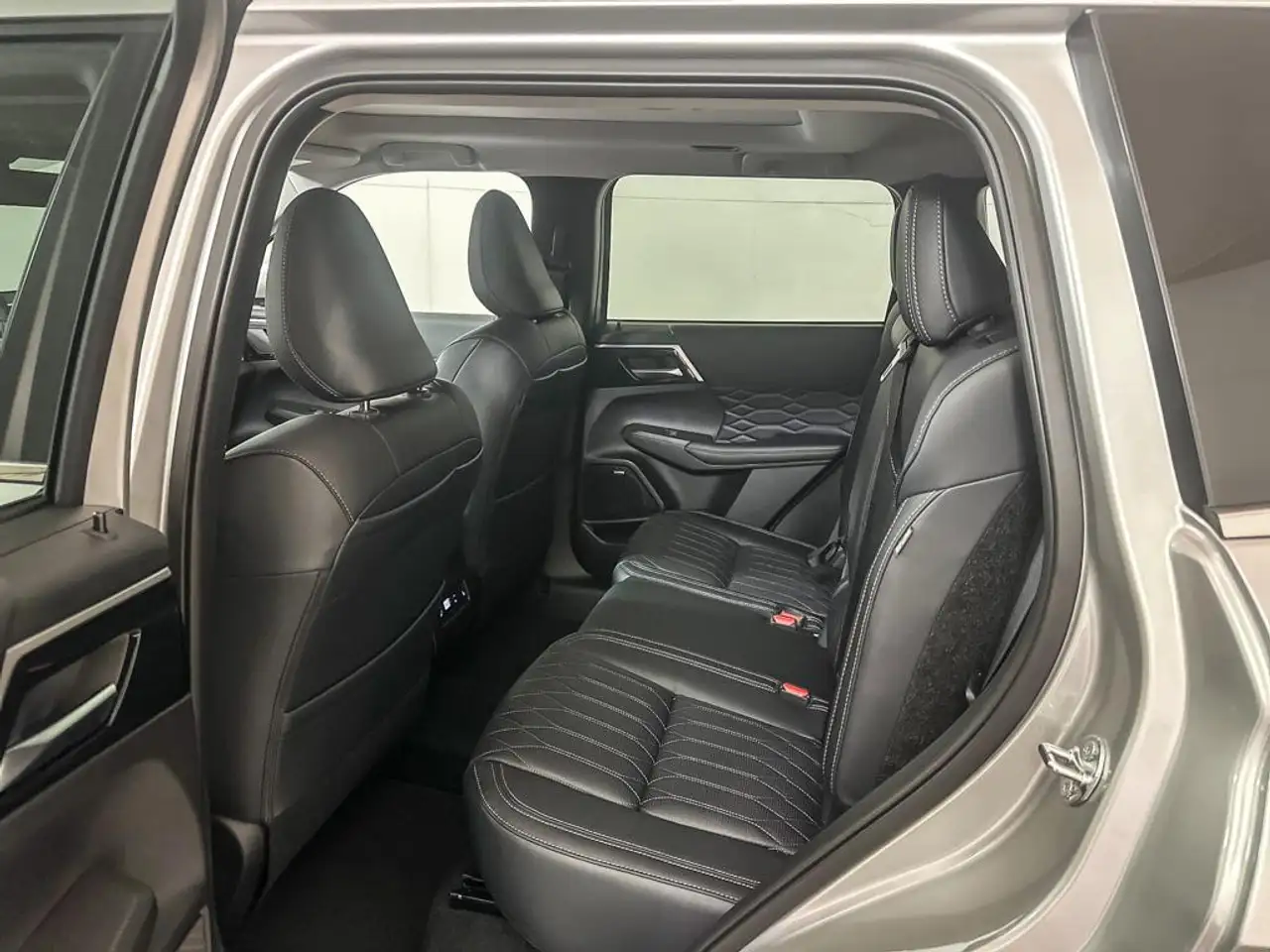 Mitsubishi Outlander снимка Mitsubishi Outlander