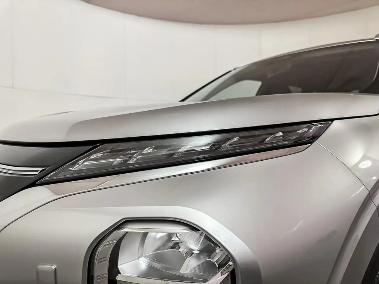 Mitsubishi Outlander снимка Mitsubishi Outlander