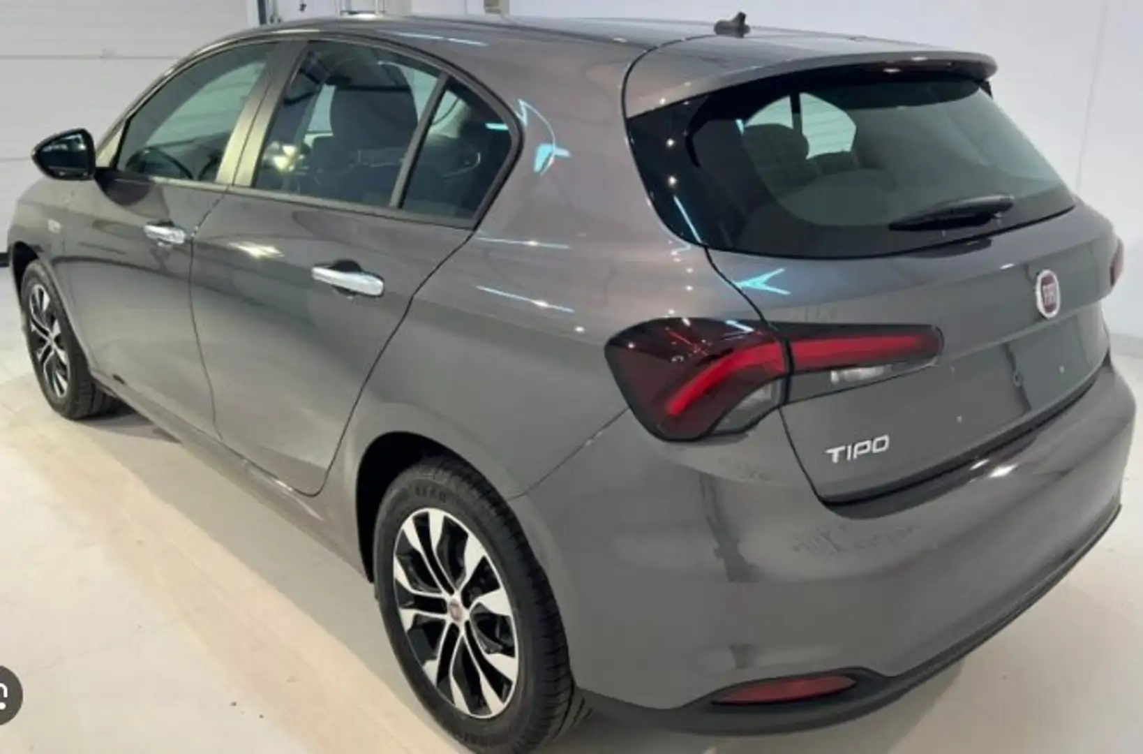 Fiat Tipo Tipo 5porte II 2021 5p 1.3 mjt City Life s Gris - 1