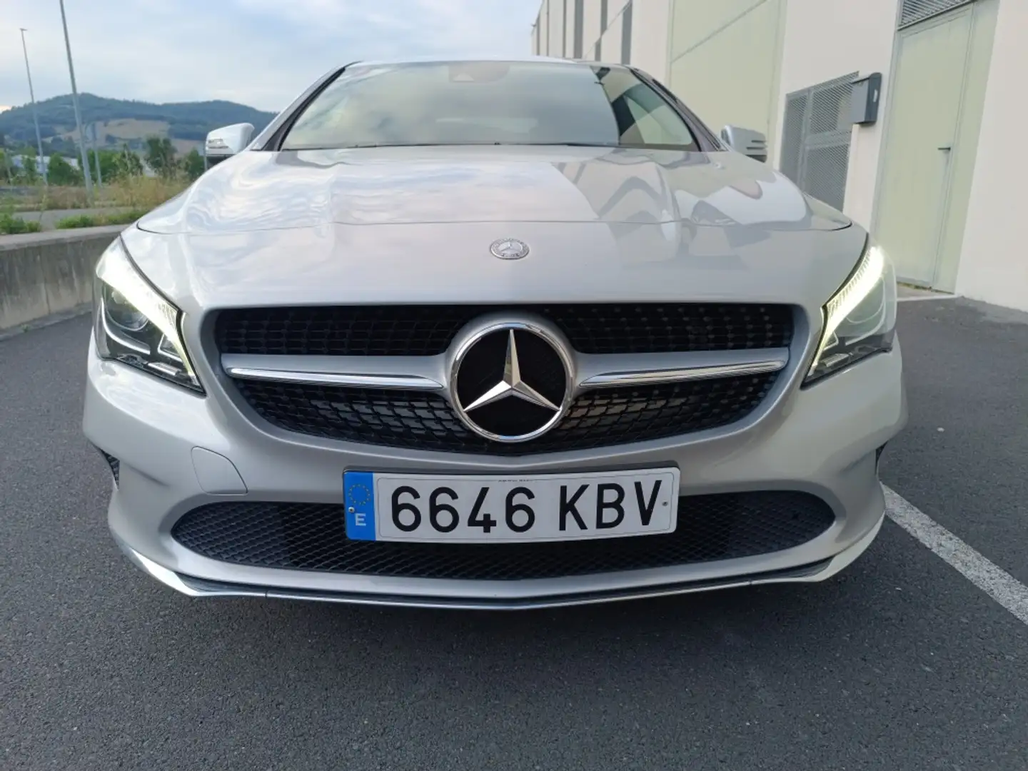 Mercedes-Benz CLA 200 200d 7G-DCT Argent - 2
