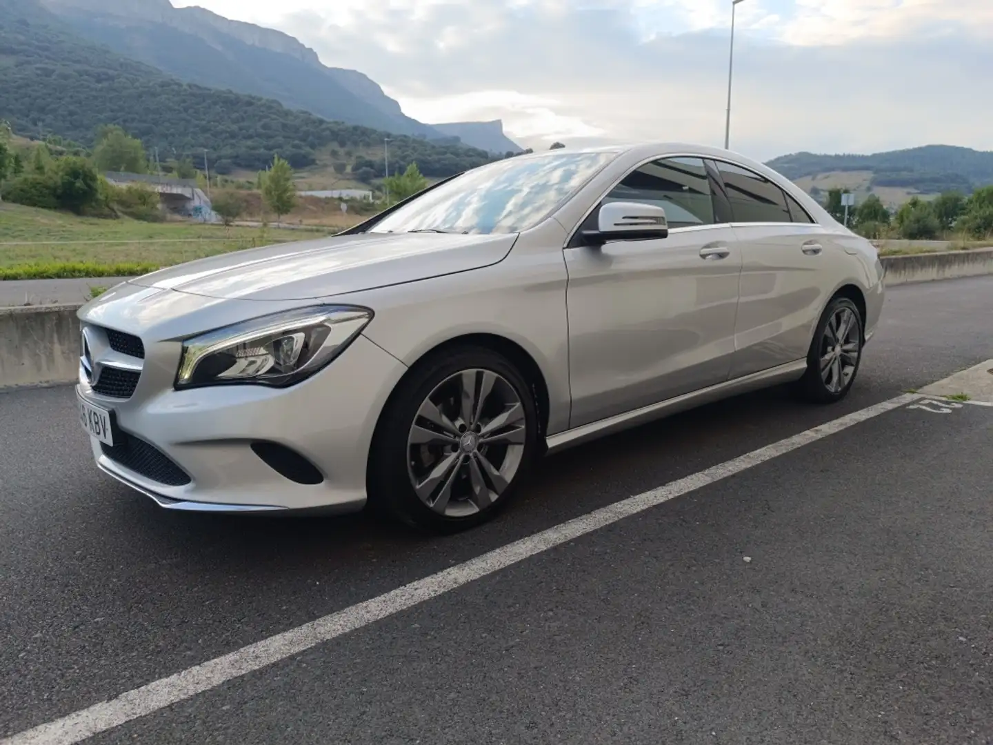 Mercedes-Benz CLA 200 200d 7G-DCT Argent - 1