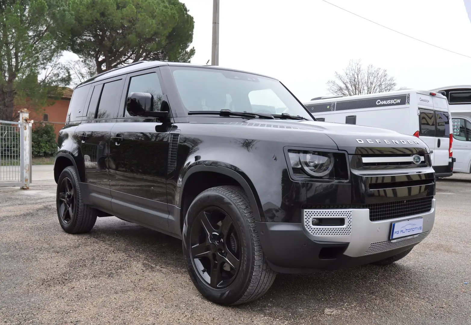 Land Rover Defender Defender 110 3.0d i6 mhev SE AWD 200cv automatica Zwart - 1