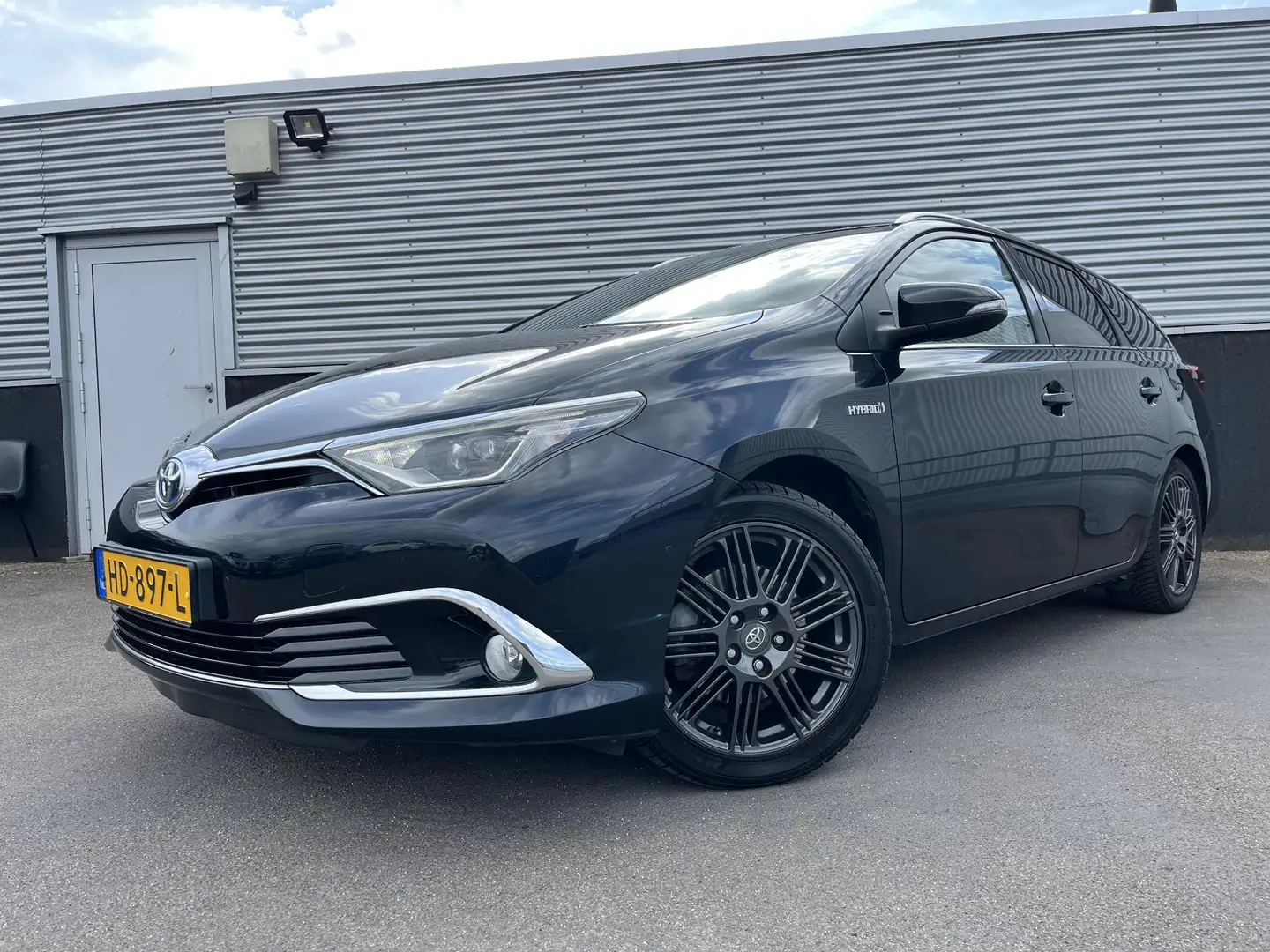 Toyota Auris Touring Sports 1.8 Hybrid Lease pro Incl: Trekhaak Szürke - 2