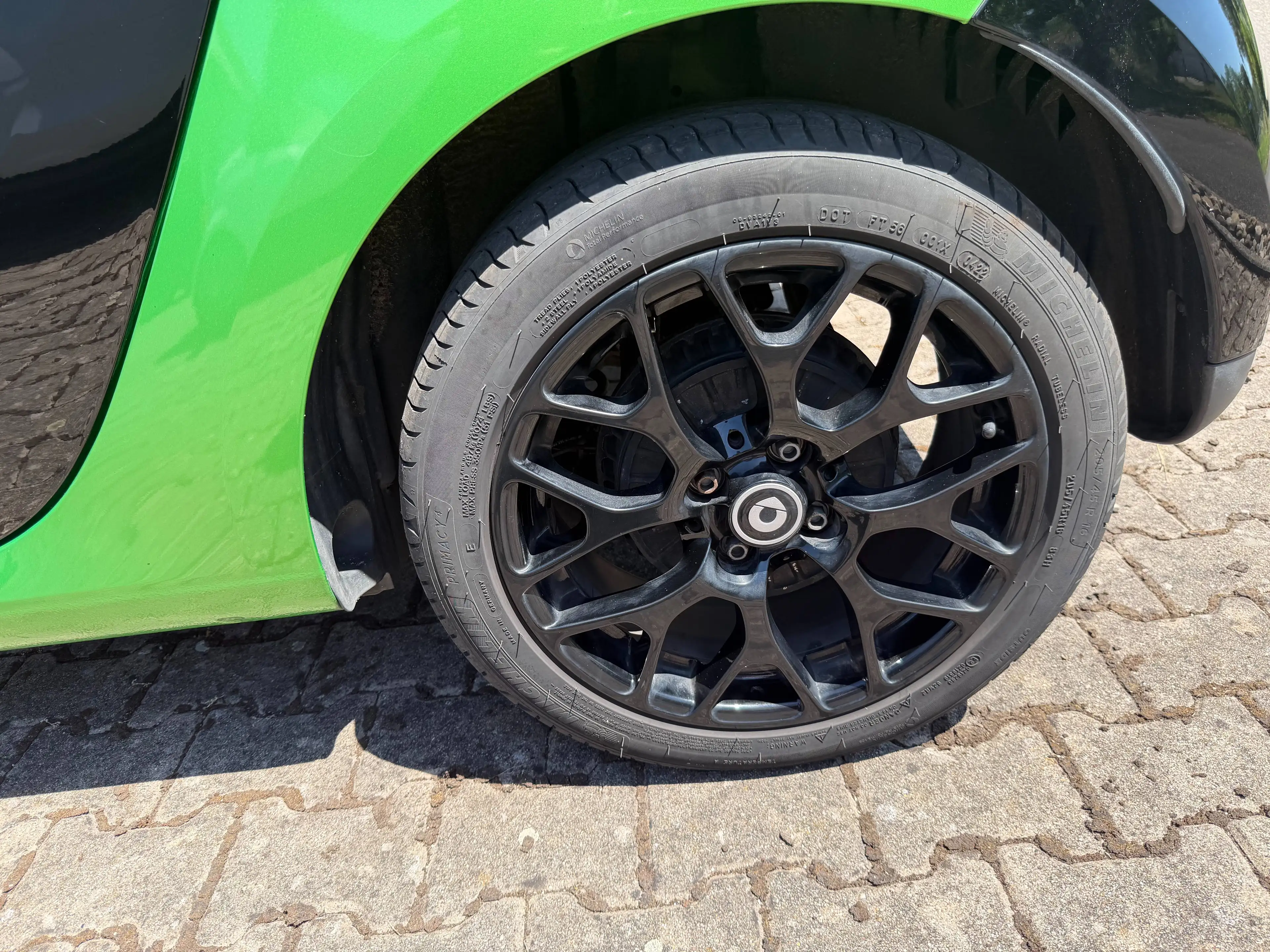 smart forFour electric drive / EQ 60 kW passion Parksensoren Sitzheizung Bluetooth Tempomat — photo 14