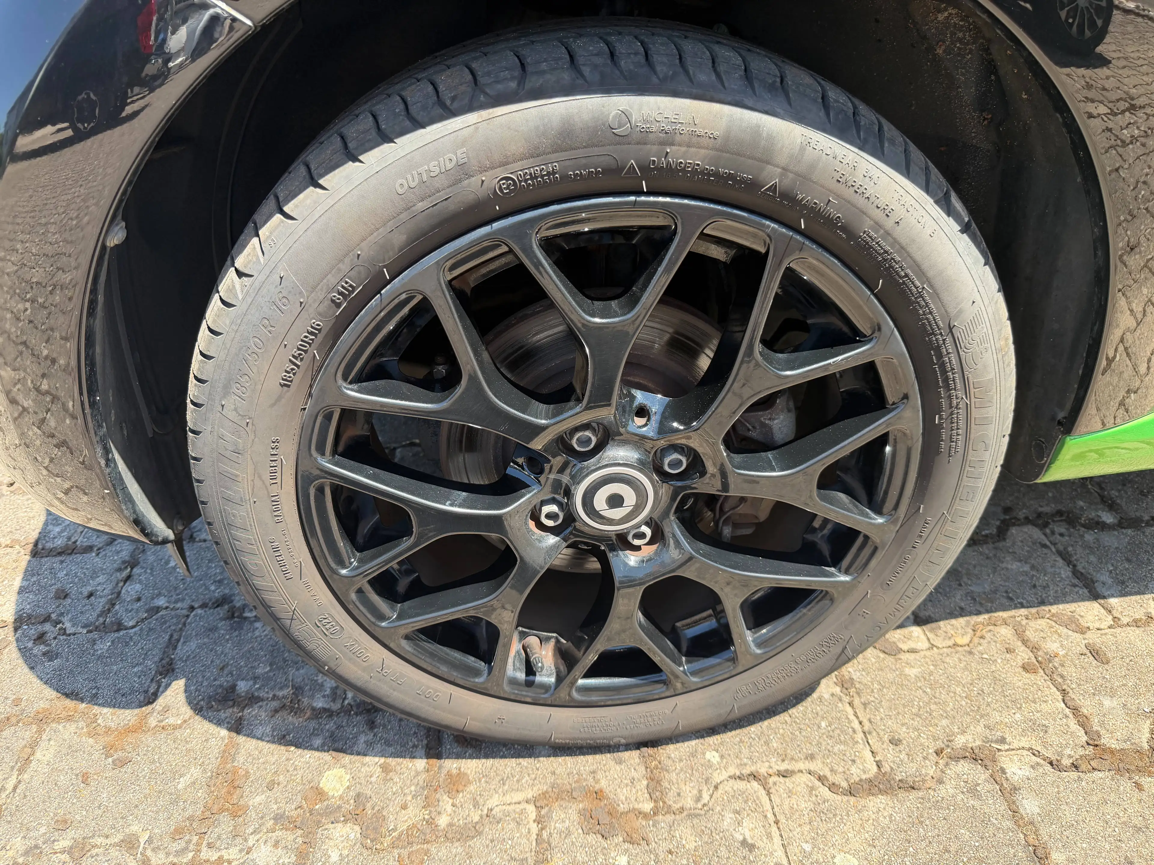 smart forFour electric drive / EQ 60 kW passion Parksensoren Sitzheizung Bluetooth Tempomat — photo 15