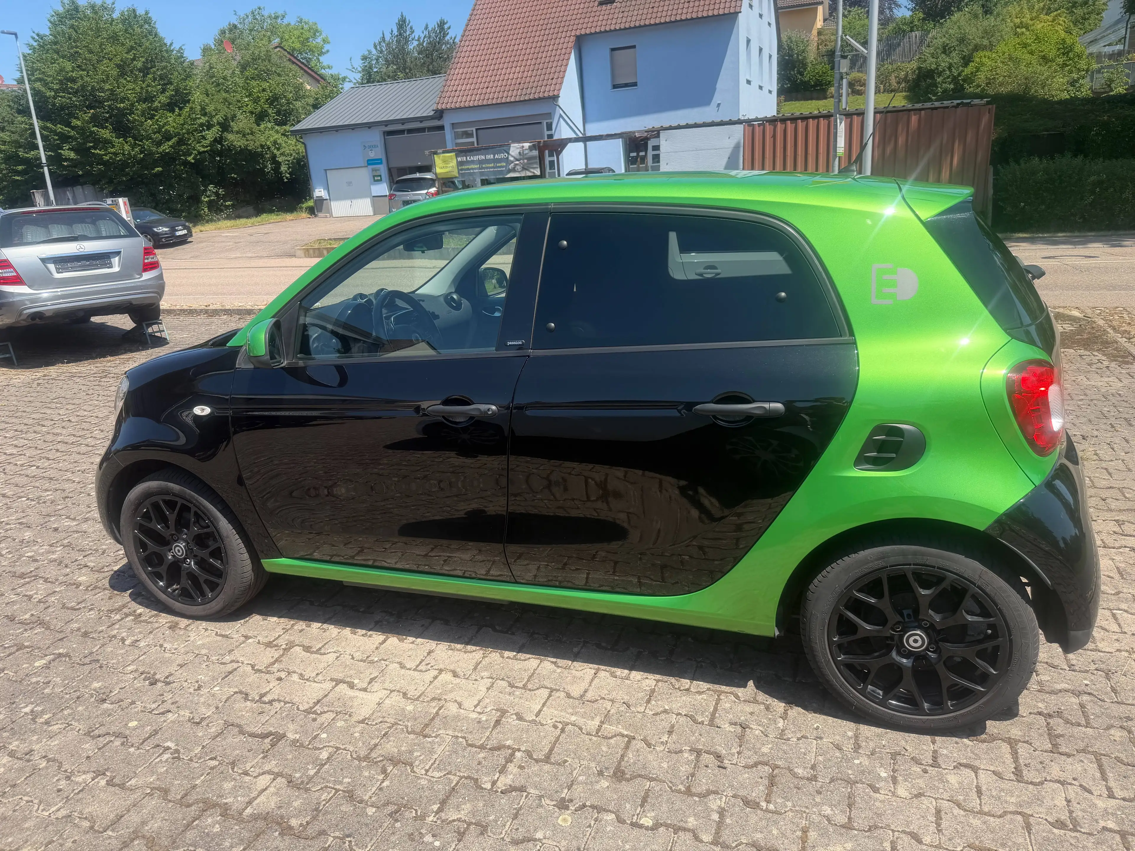 smart forFour electric drive / EQ 60 kW passion Parksensoren Sitzheizung Bluetooth Tempomat — photo 8