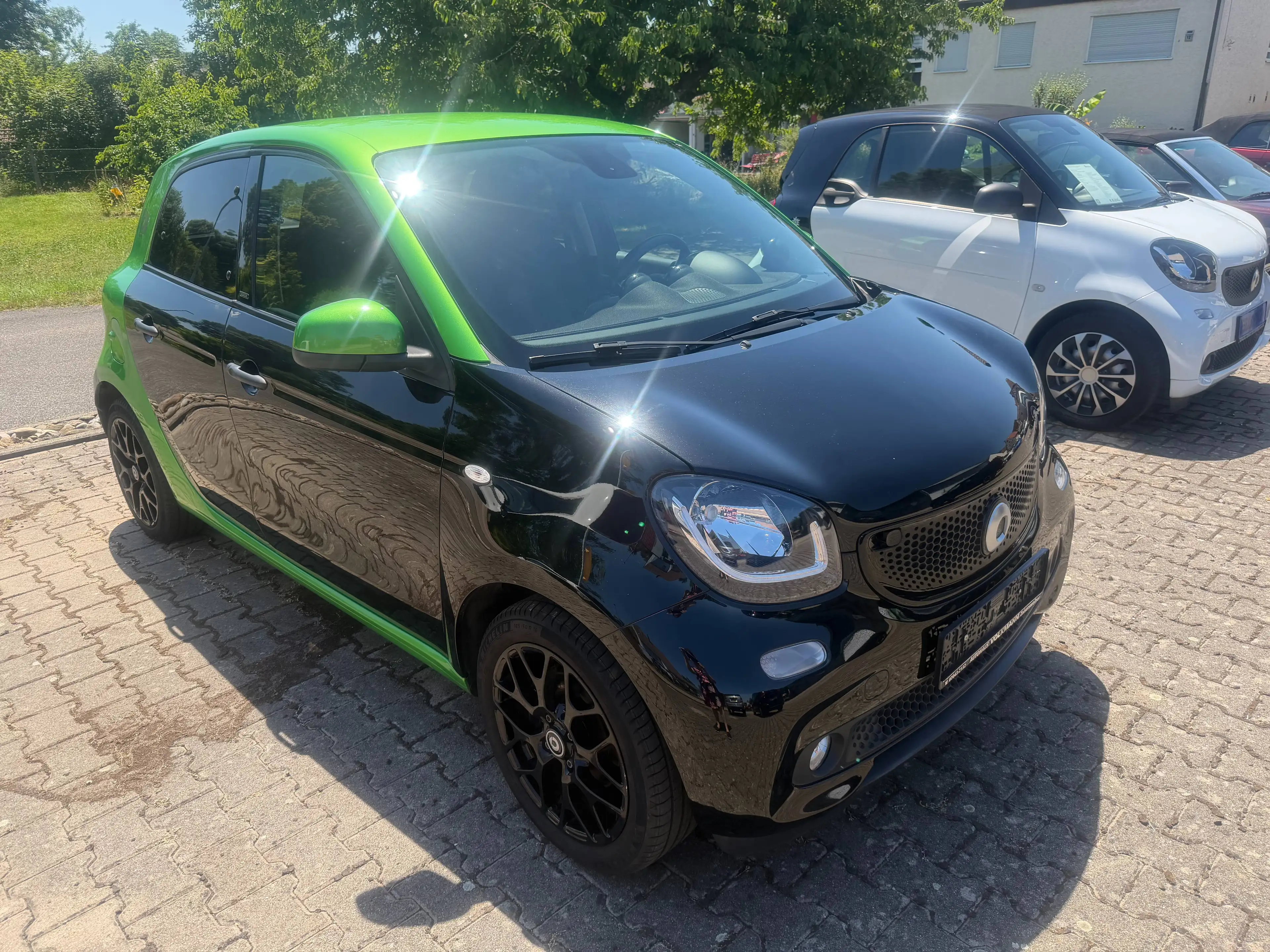 smart forFour electric drive / EQ 60 kW passion Parksensoren Sitzheizung Bluetooth Tempomat — photo 4