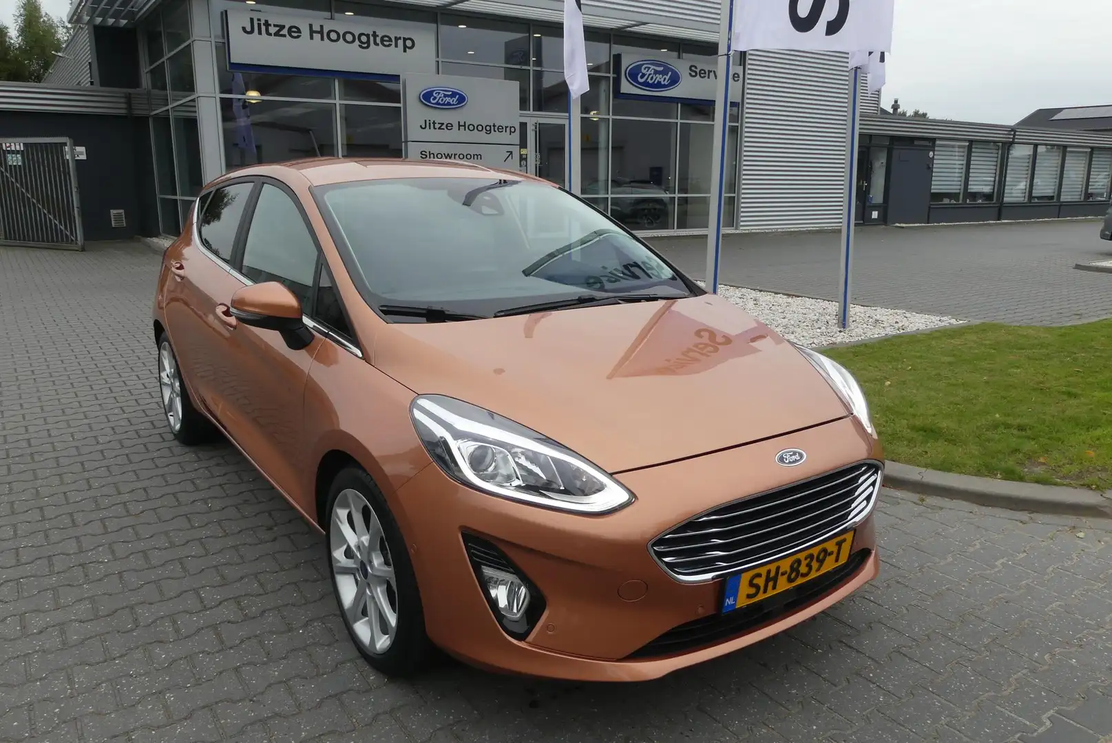 Ford Fiesta 1.0 EcoBoost Titanium TREKHAAK, B&O, ADAPT. CRUISE Oranje - 1
