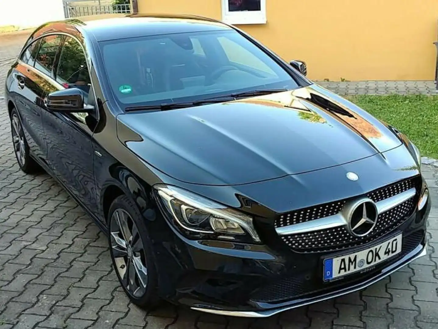Mercedes-Benz CLA 180 Shooting Brake 180 SCORE! Schwarz - 1
