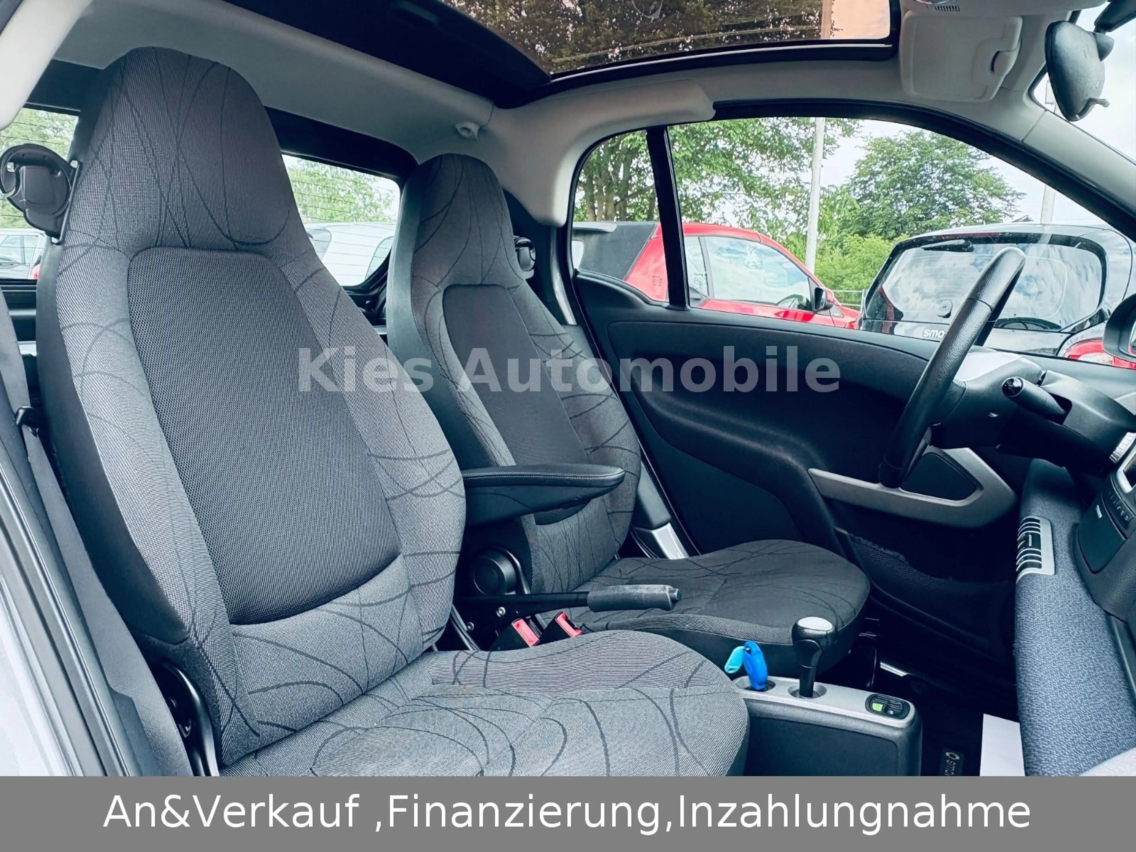 smart forTwo Passion AUTOM/SERVO/KLIMA/PANO/BRABUS FEL — photo 14