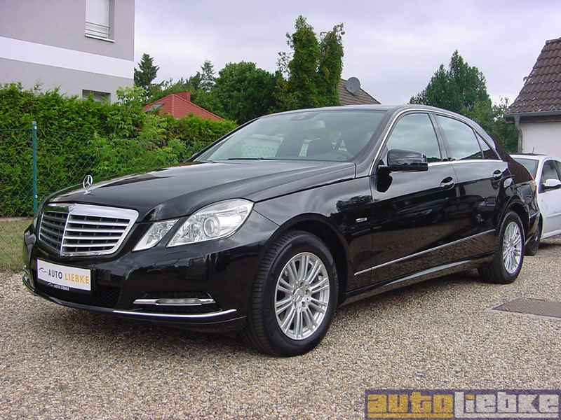 Mercedes-Benz E 250 ELEG. AUTOM,XEN,NAVI-CO,SHZ,PTS,BT,GRA