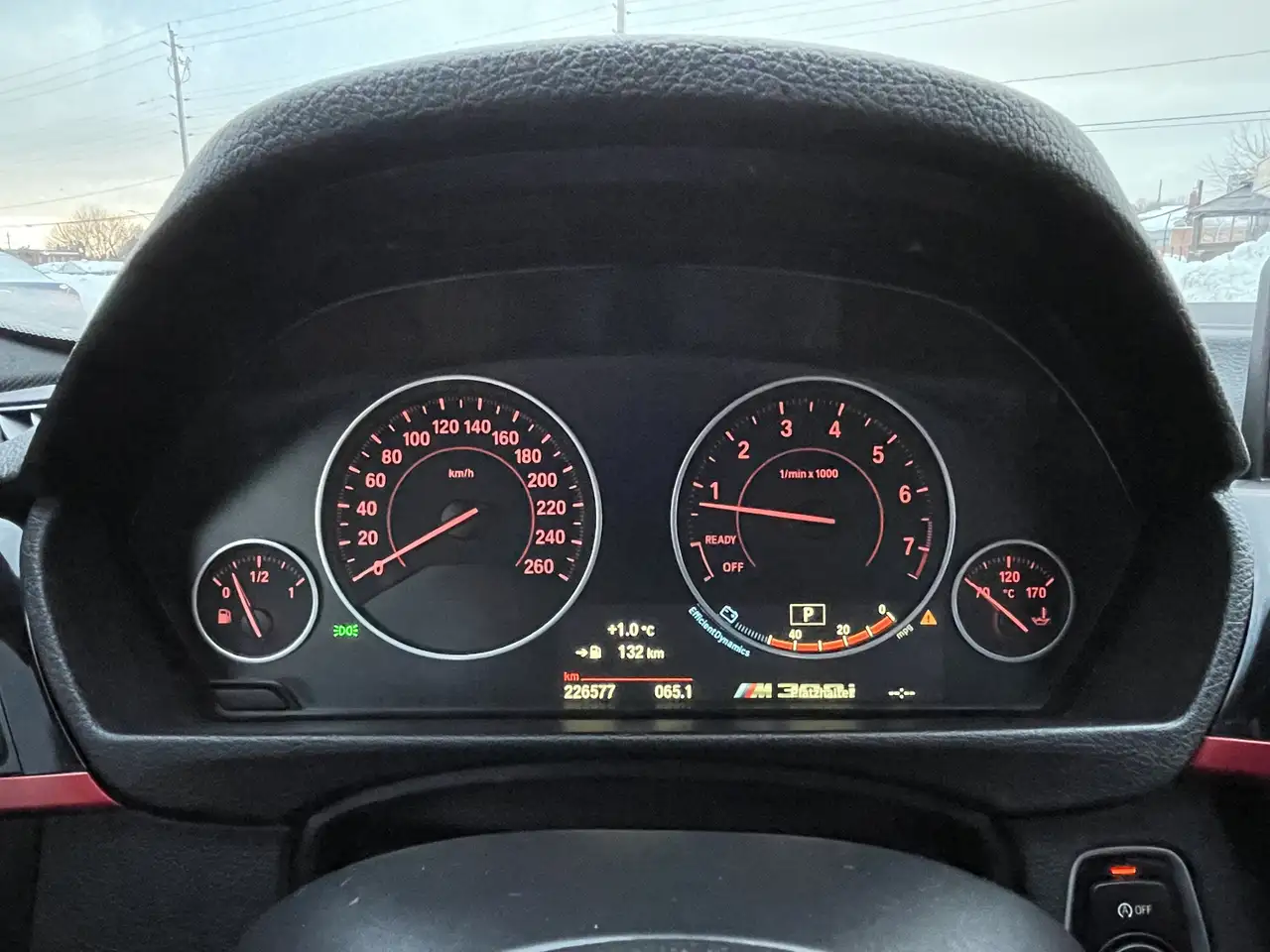 BMW 3 Series снимка BMW 3 Series