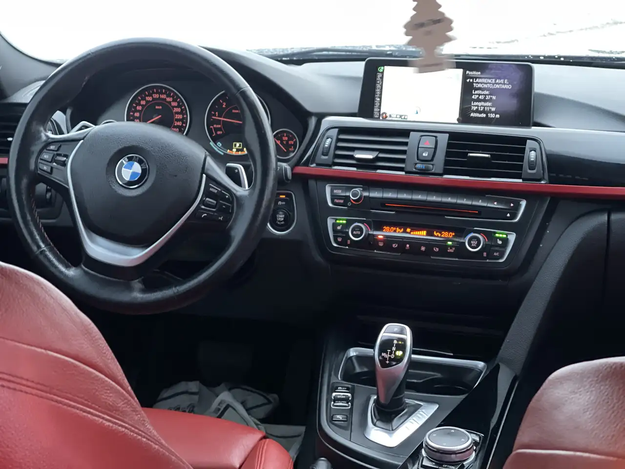BMW 3 Series снимка BMW 3 Series