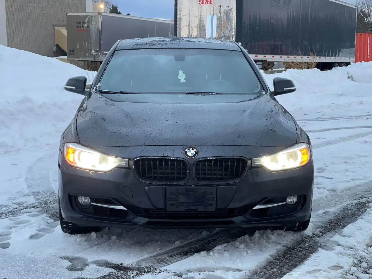 BMW 3 Series снимка BMW 3 Series