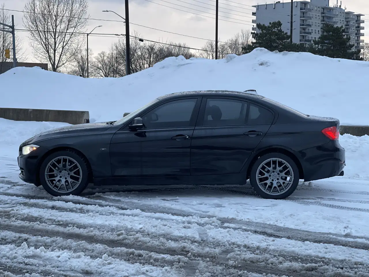 BMW 3 Series снимка BMW 3 Series