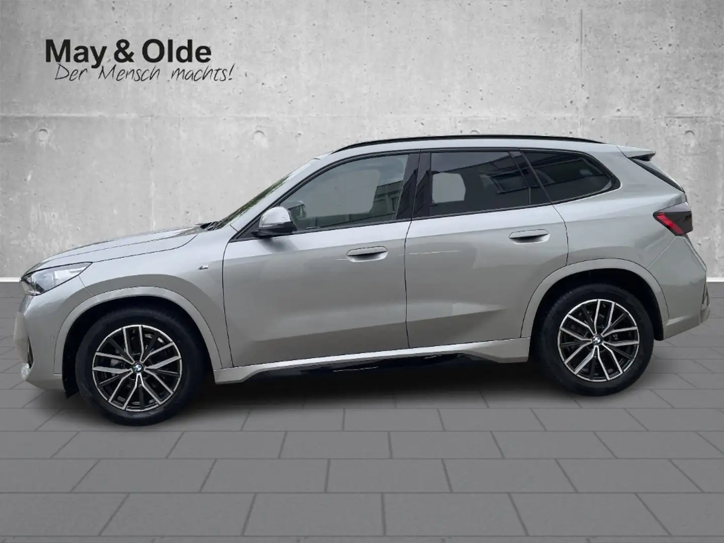 BMW X1 sDrive18i M Sport AHK Pano Navi Digitales Cockpit Argent - 2