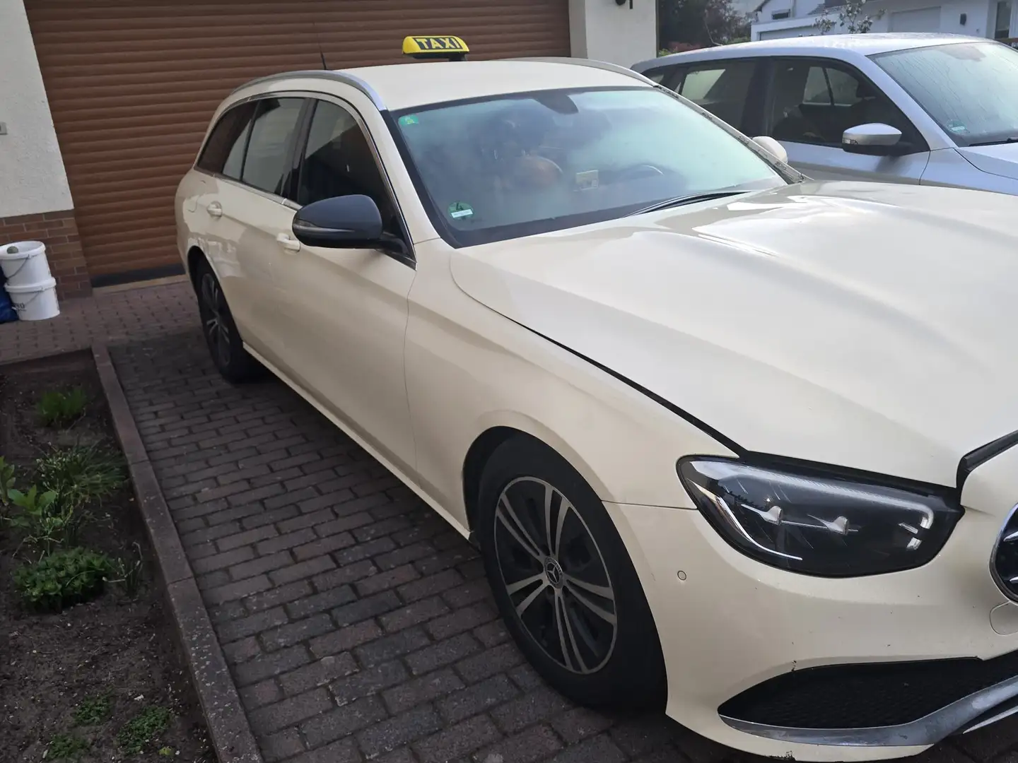 Mercedes-Benz E 200 d T 9G-TRONIC Avantgarde - 2