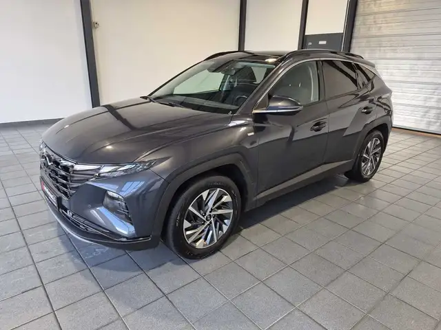 Hyundai Tucson view 3