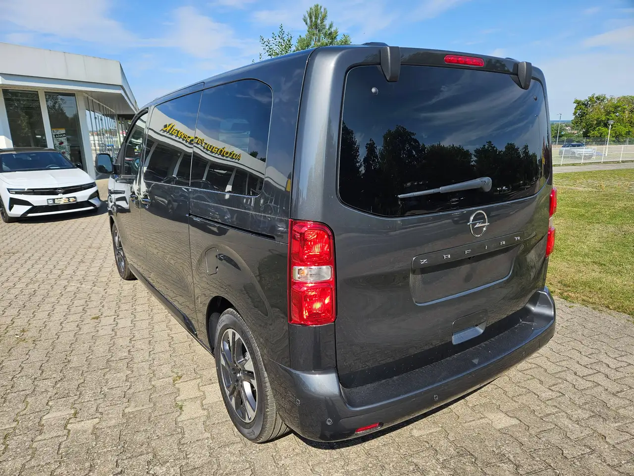 Opel Zafira Life 2026 — фото 10