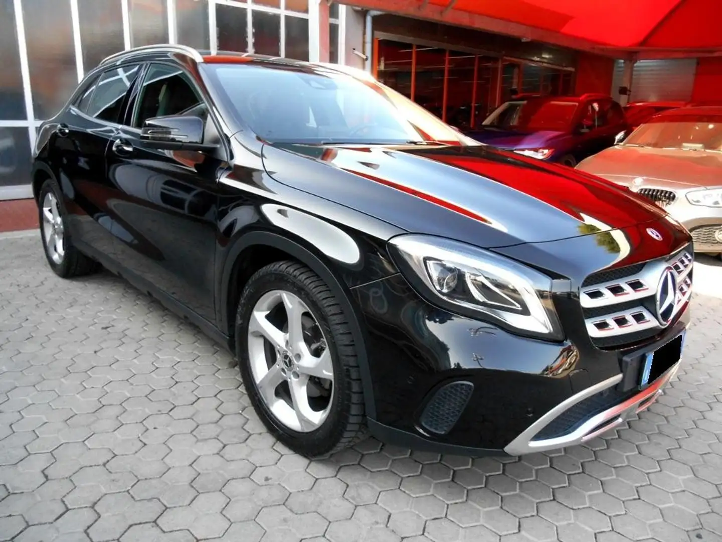 Mercedes-Benz GLA 180 SPORT+TELECAMERE 360°+NAVIG+SED.RISCALDATI Nero - 1