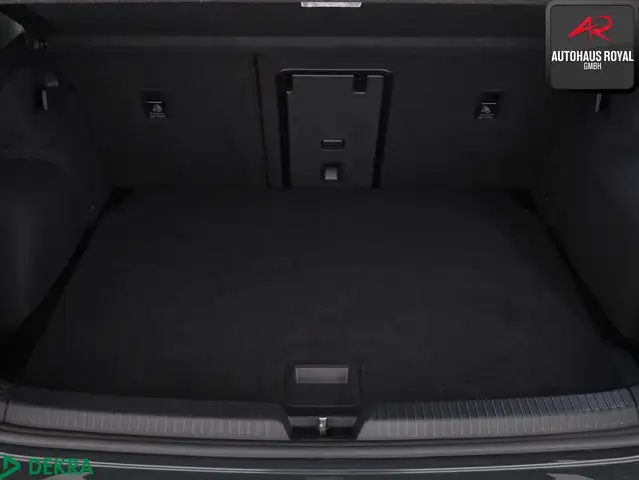 Volkswagen Golf view 13