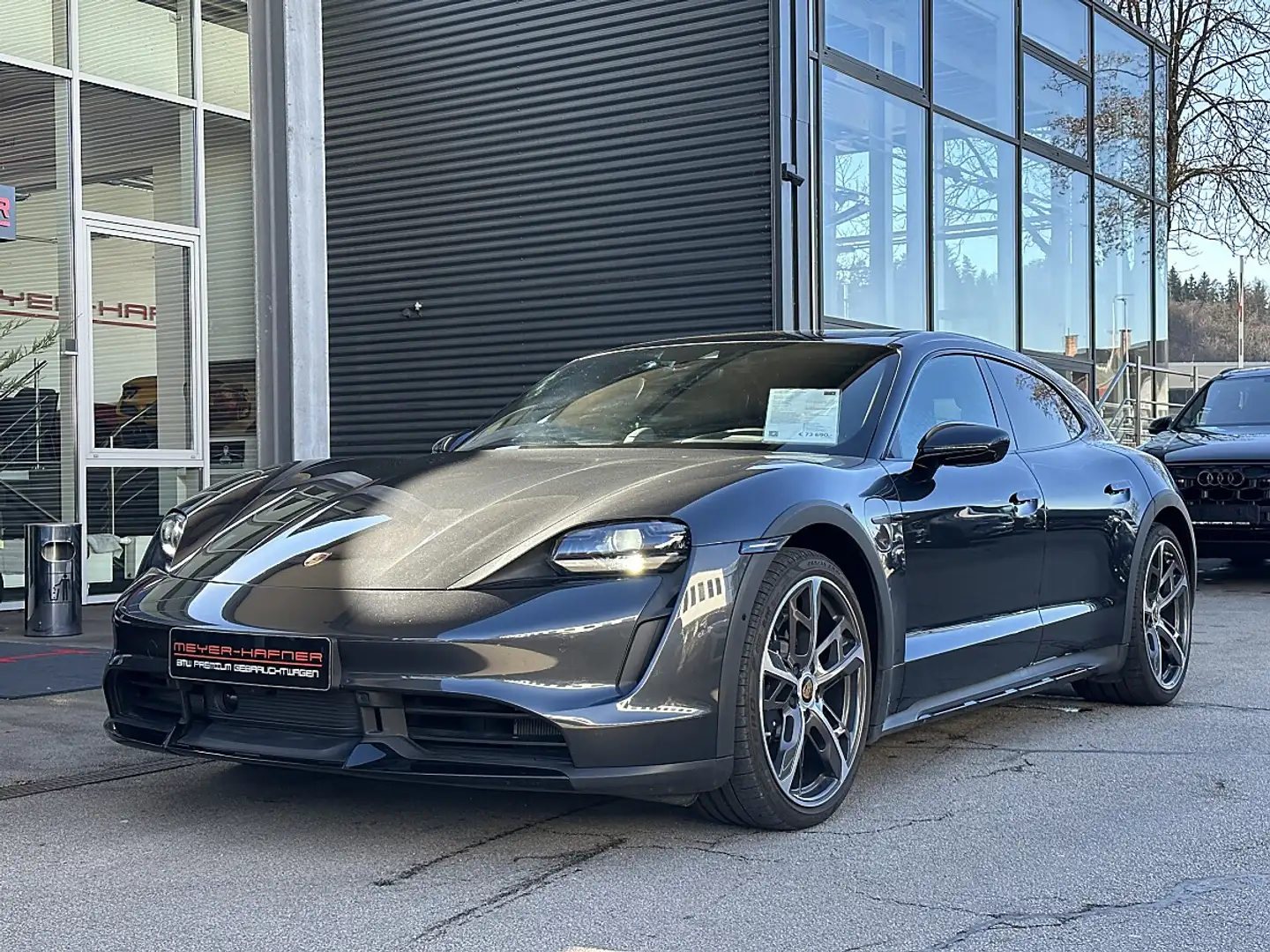 Porsche Taycan Turbo Cross Turismo Grau - 2