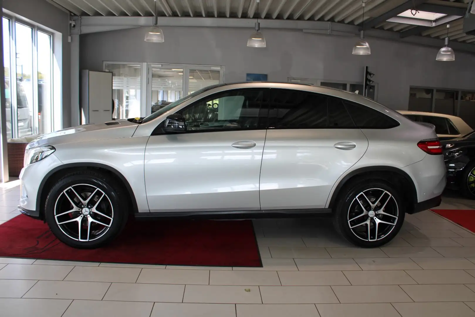 Mercedes-Benz GLE 350 d 4Matic Coupe AMG-LINE Silber - 2