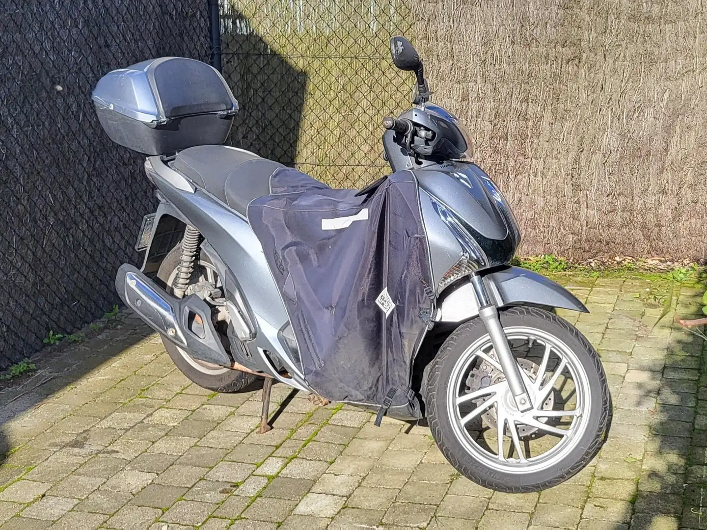 Honda SH 125i Szürke - 2