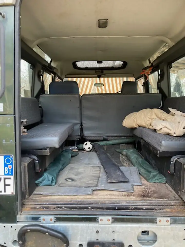 Land Rover Defender 110 2.5 td5 E SW, foto 2