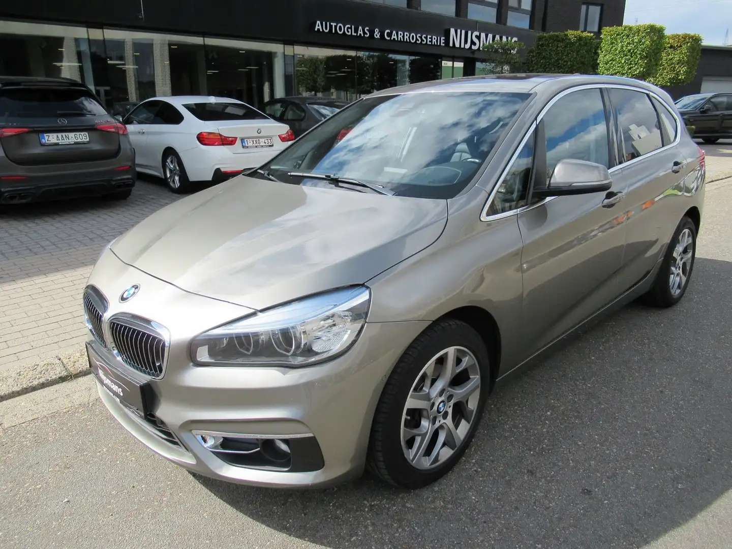 BMW 218 i Active Tourer Aut. Luxury Line-Leder-Pano-Airco Silber - 1