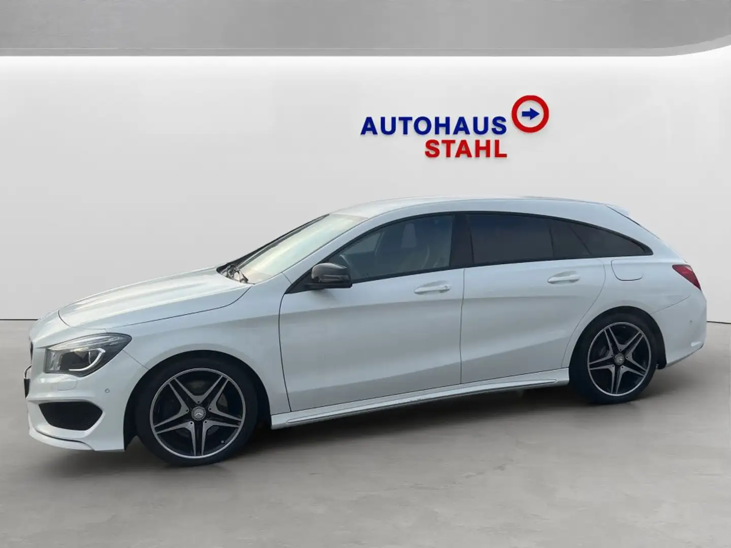 Mercedes-Benz CLA 220 Shooting Brake (CDI) d 7G-DCT AMG Line Blanc - 2