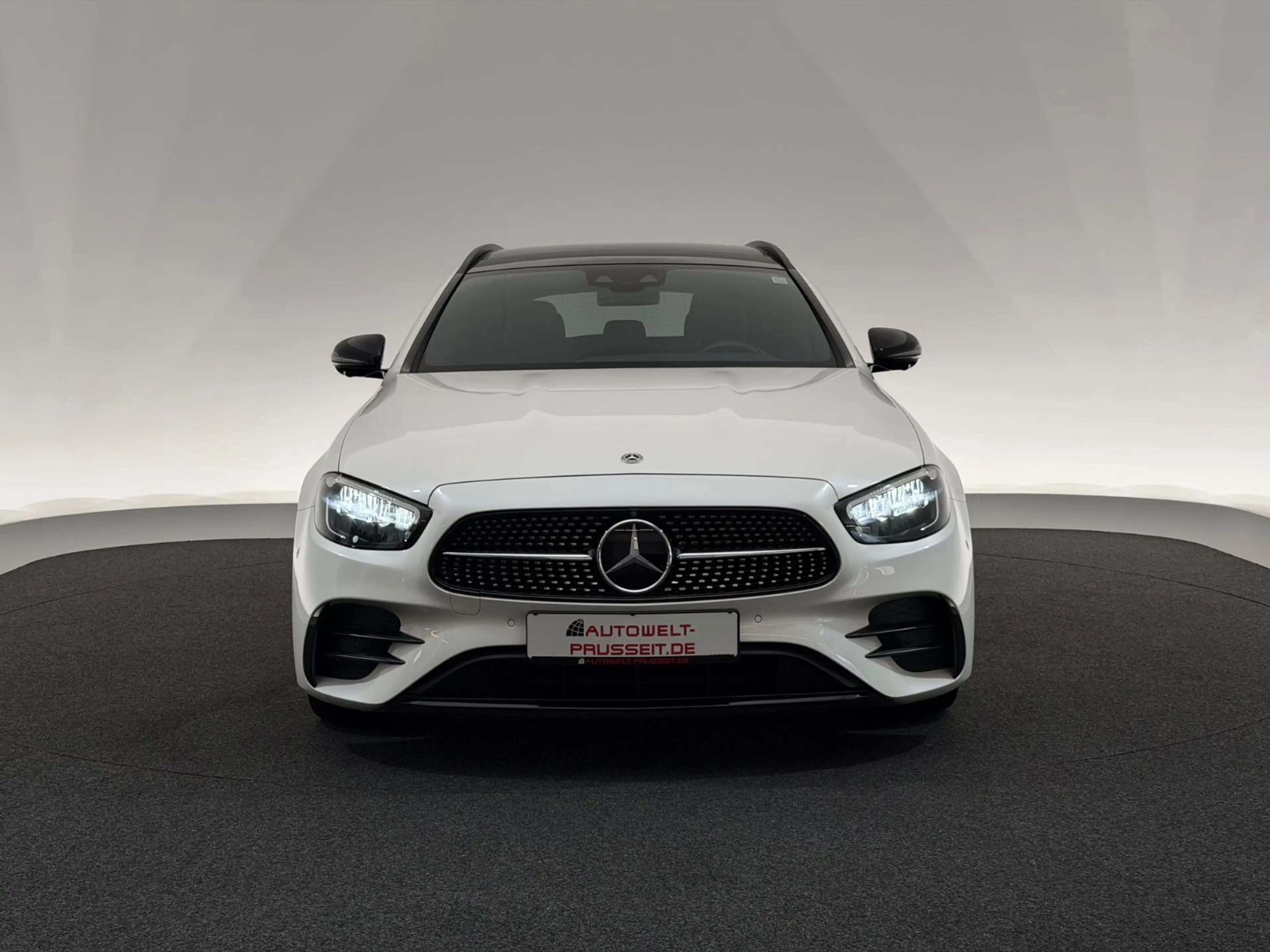 Mercedes-Benz E 450 4Ma.*AMG LINE*NIGHT-LED-AHK-PANO-360°-ABC — photo 2