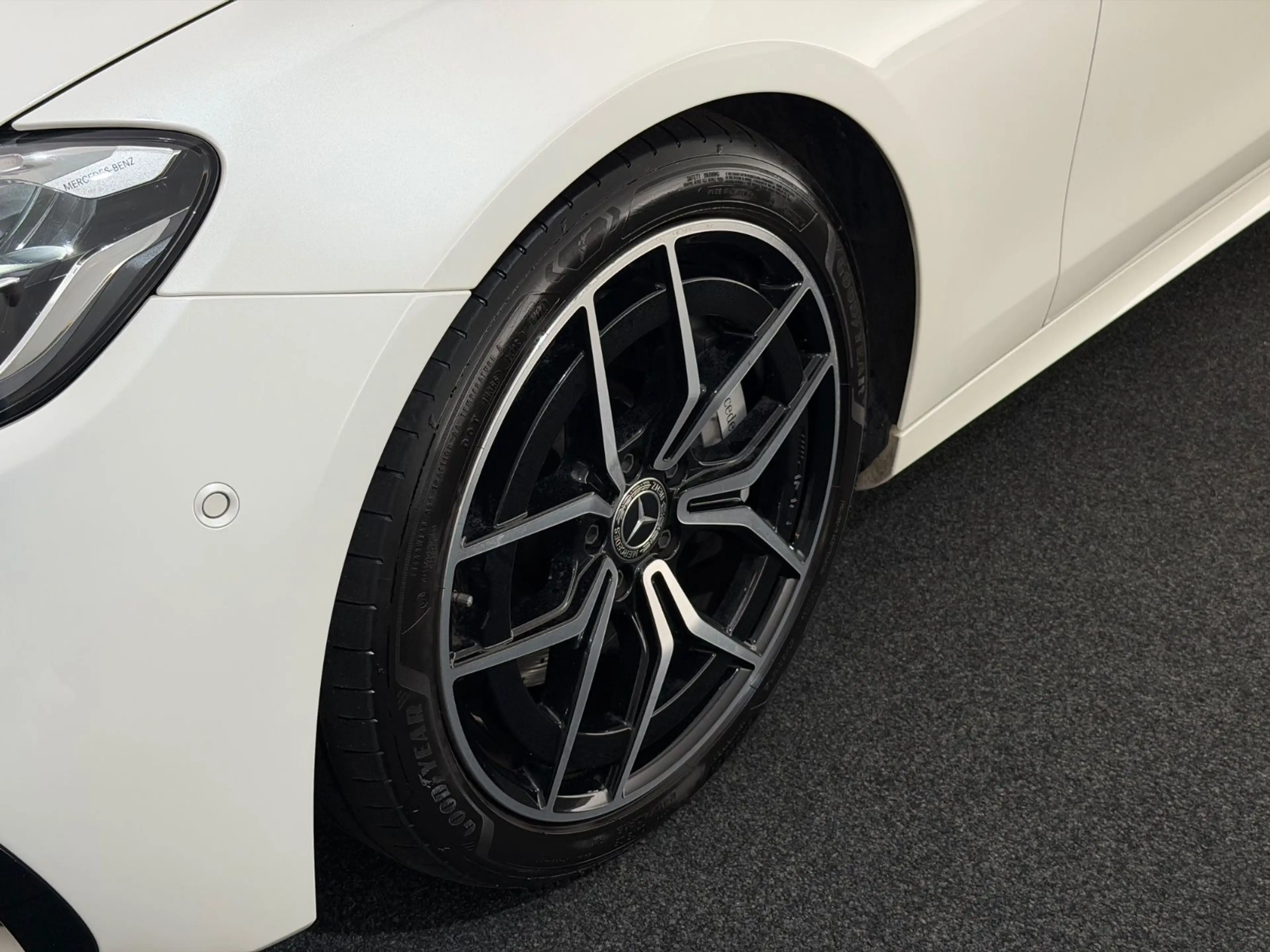 Mercedes-Benz E 450 4Ma.*AMG LINE*NIGHT-LED-AHK-PANO-360°-ABC — photo 12