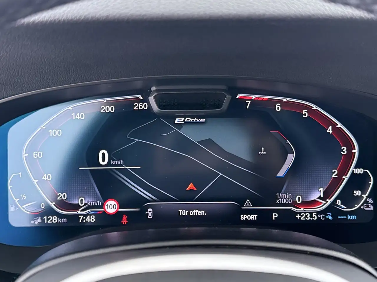 BMW 545 e Limousine xDrive M-Sport Aut LASER HEAD-UP, миниатюра 21