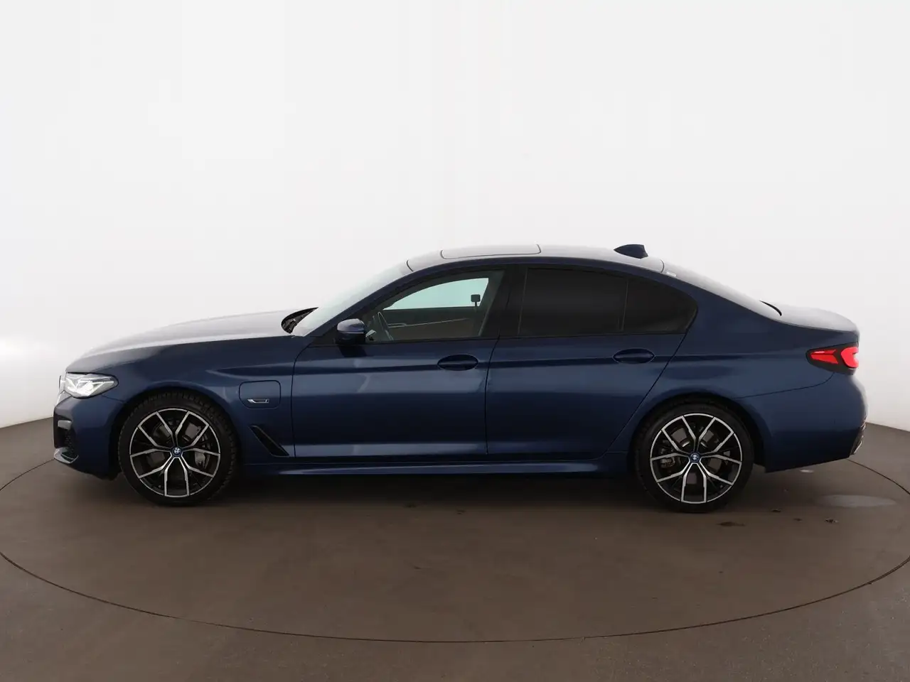 BMW 545 e Limousine xDrive M-Sport Aut LASER HEAD-UP, миниатюра 5