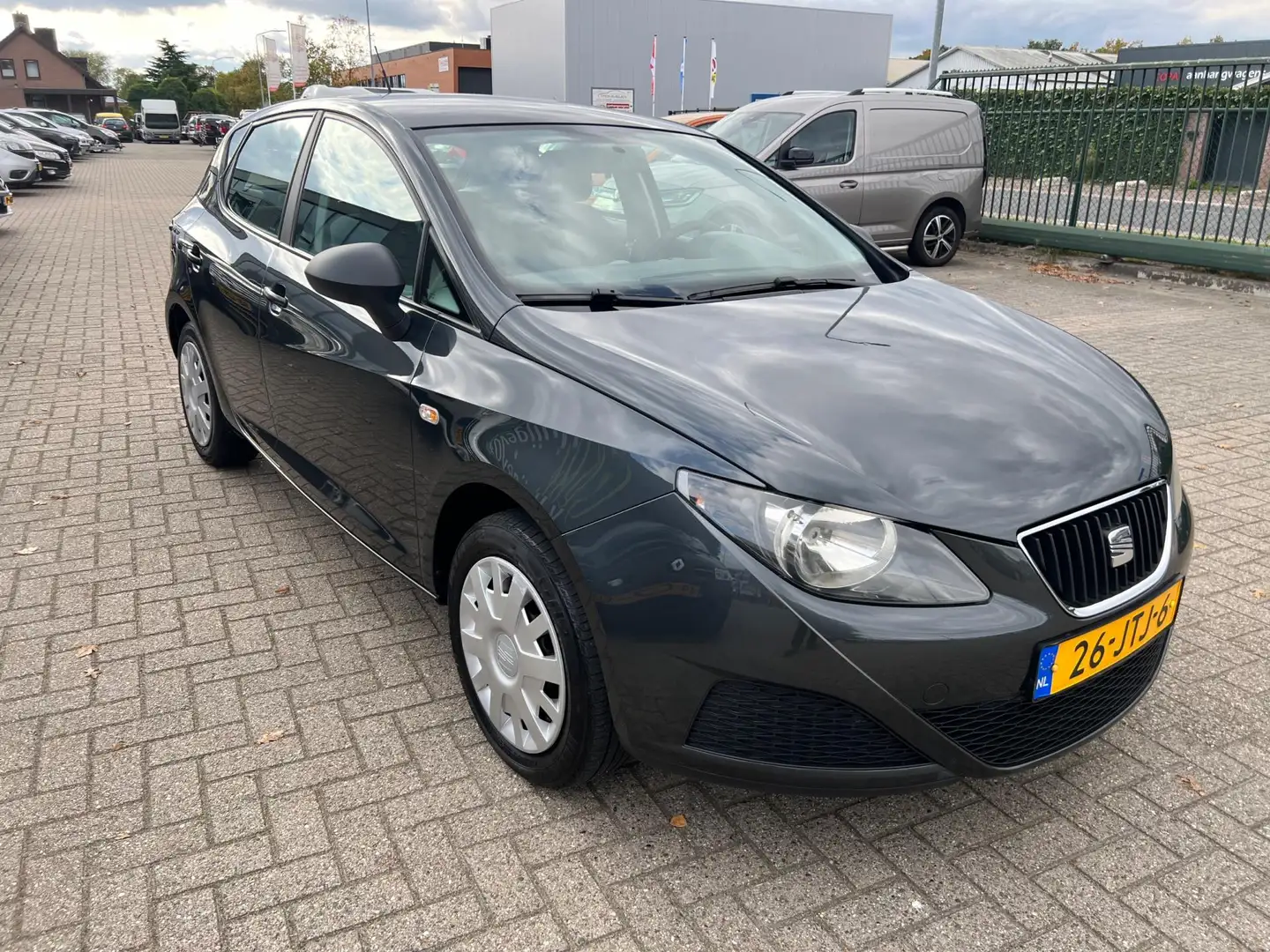SEAT Ibiza 1.2 Beat Grijs - 2