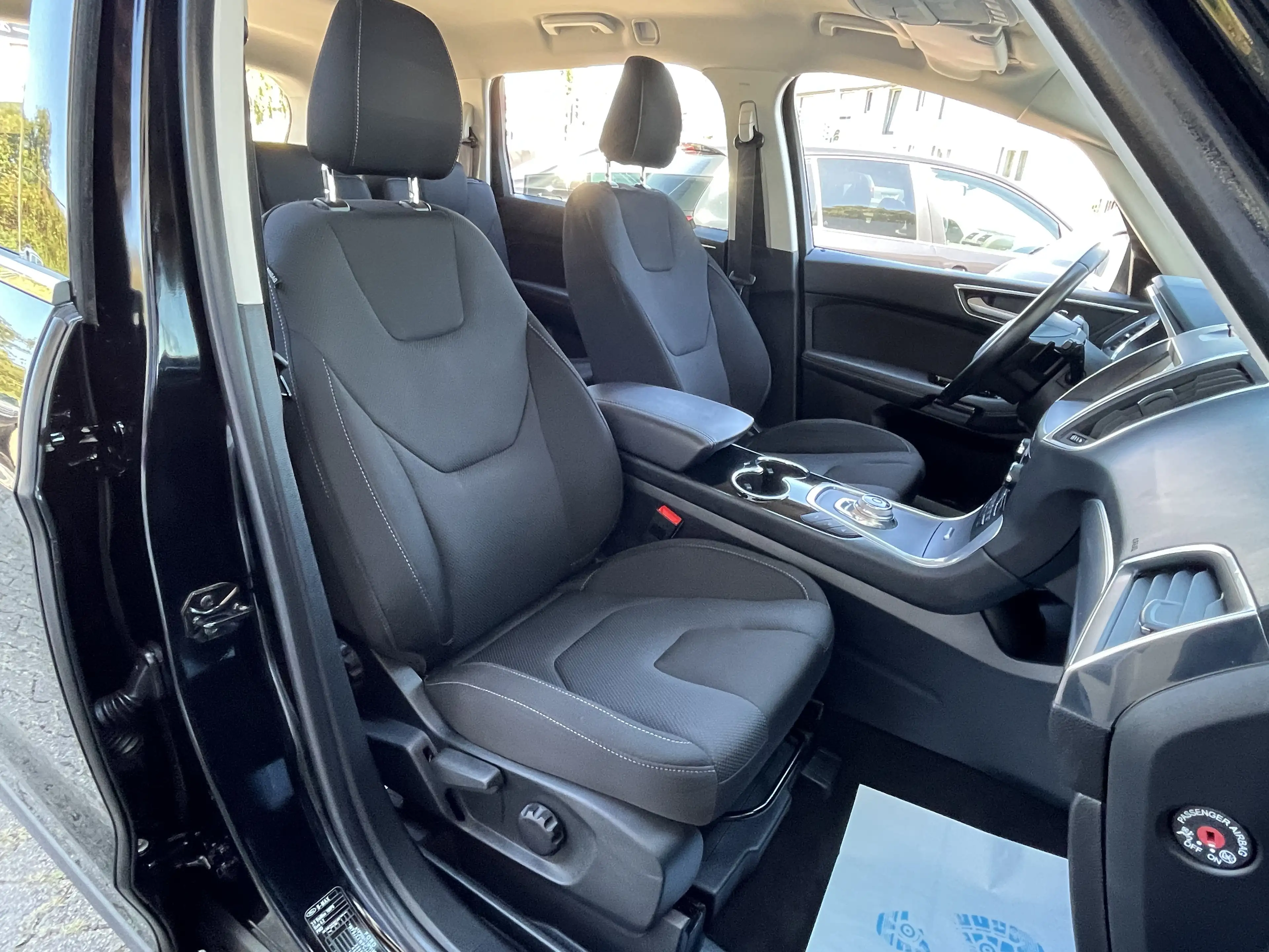 Ford S-Max 2.0 EcoBlue Titanium / 7-Sitzer / AHK / Kamera — photo 14