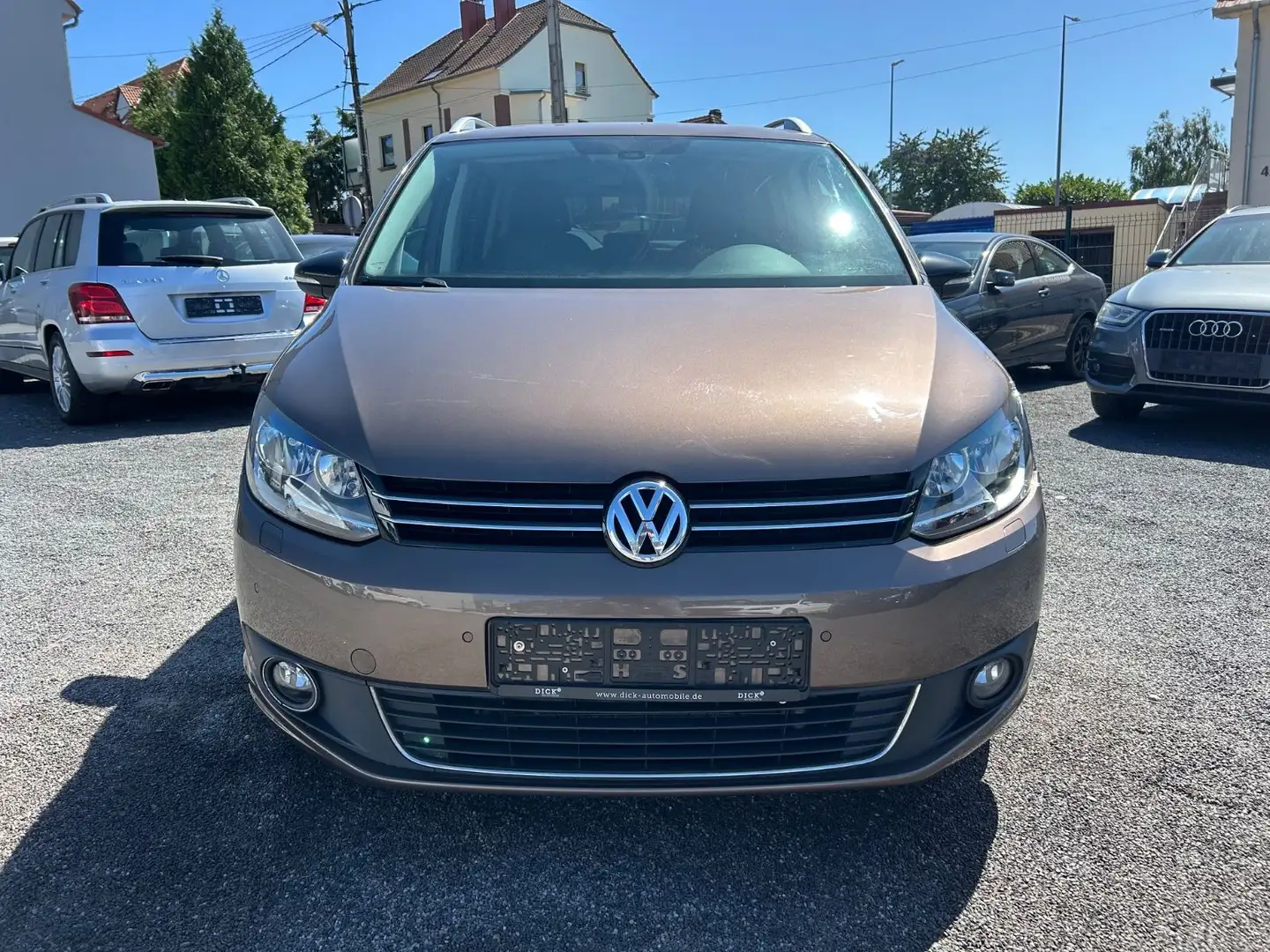 Volkswagen Touran STYLE BMT DSG + 7 SITZE + AHK + SHZ +TEMP Braun - 2