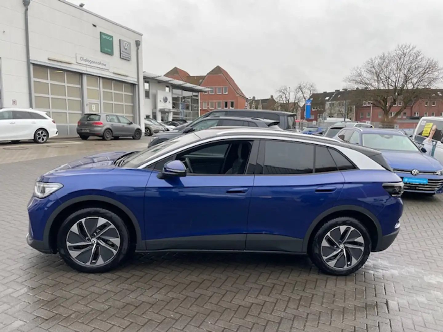 Volkswagen ID.4 Pure AHK SideAssist ACC Wärmep. IQ-Light Navi Blau - 2