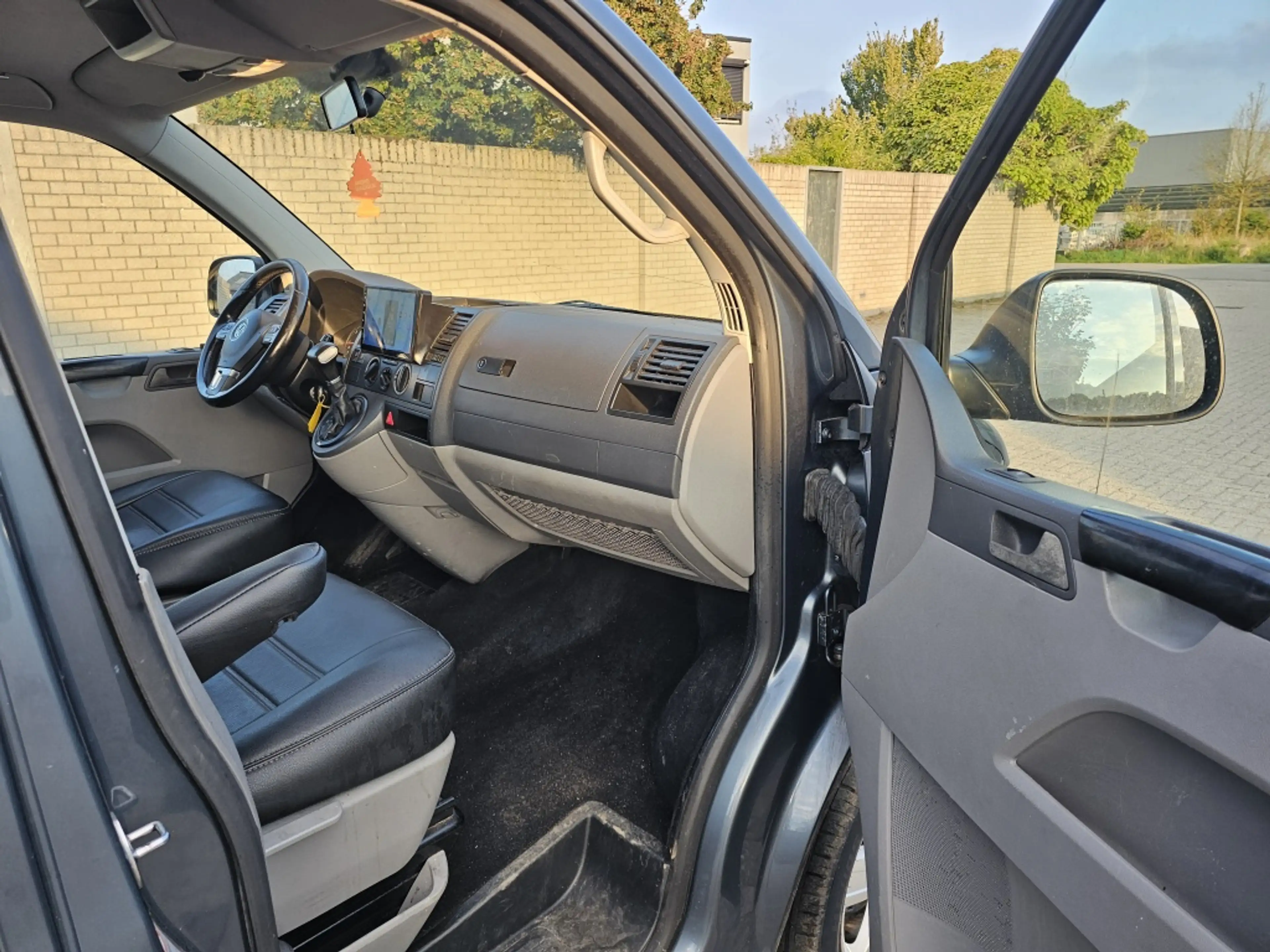 Volkswagen Transporter 2.5 TDI 340 Trend.DC — photo 17