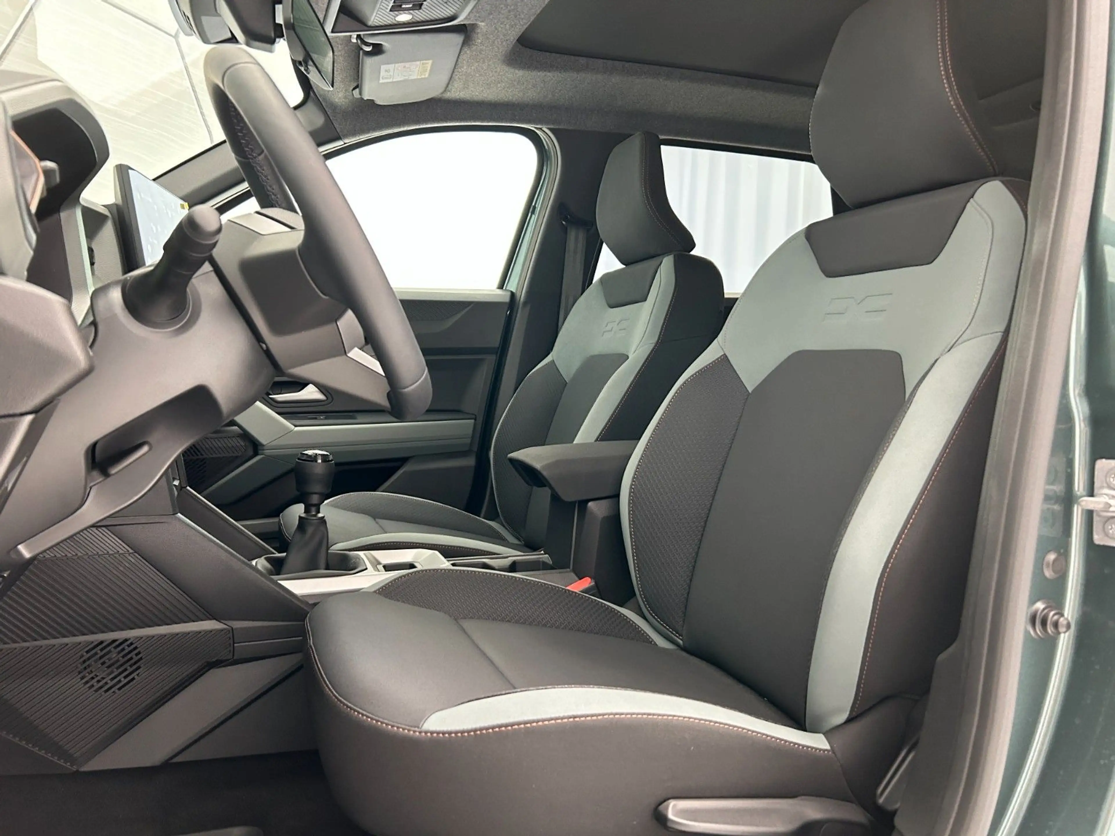 Dacia Bigster Extreme mild hybrid-G 140 Winter /City — photo 13