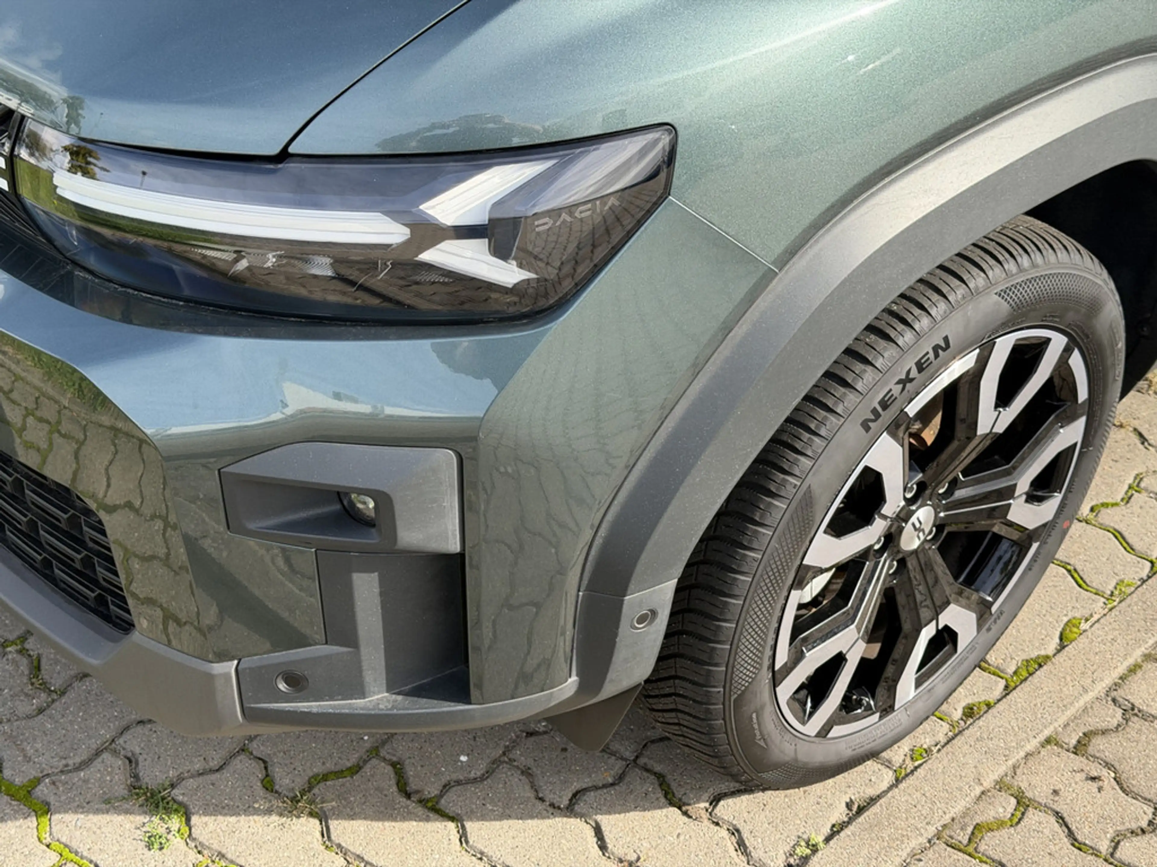 Dacia Bigster 1.8 Hybrid 155 Journey — photo 8