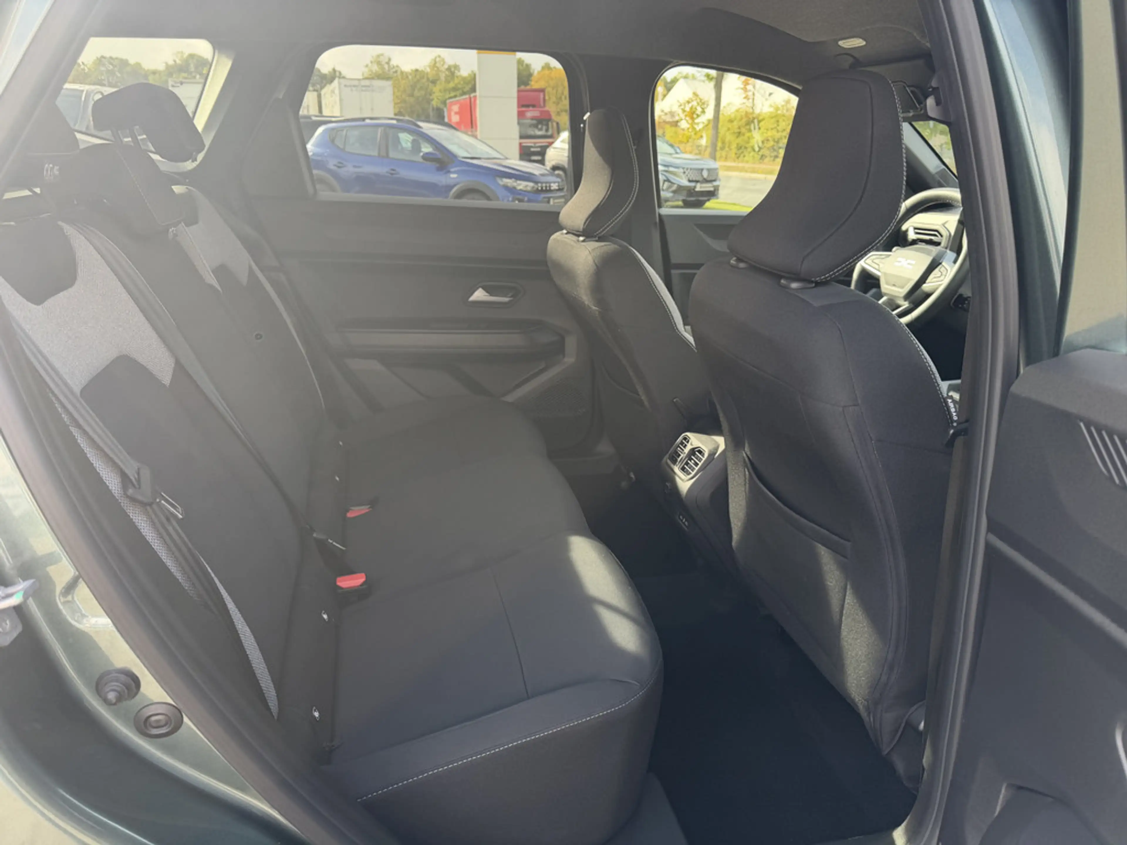 Dacia Bigster 1.8 Hybrid 155 Journey — photo 5