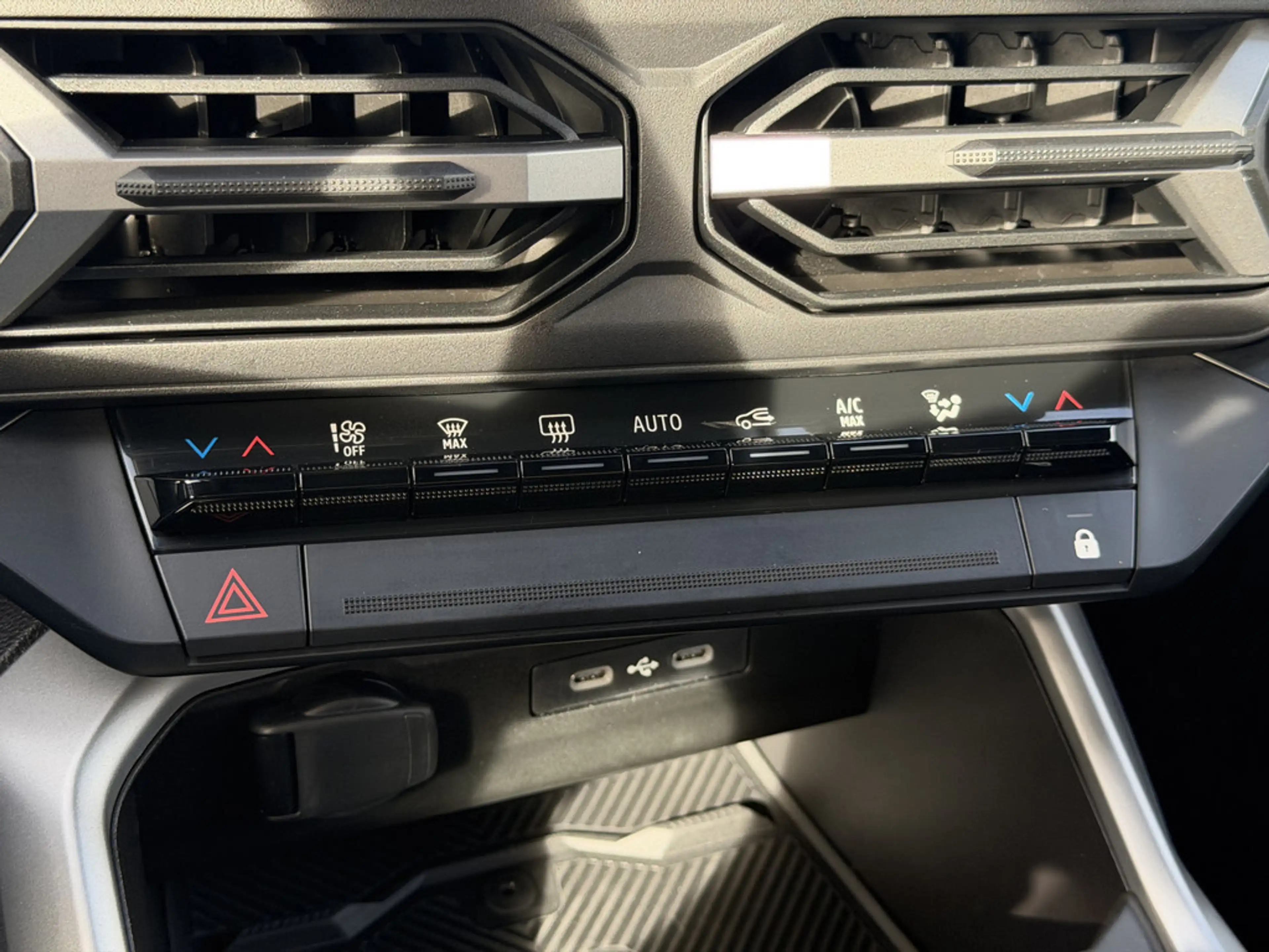 Dacia Bigster 1.8 Hybrid 155 Journey — photo 14
